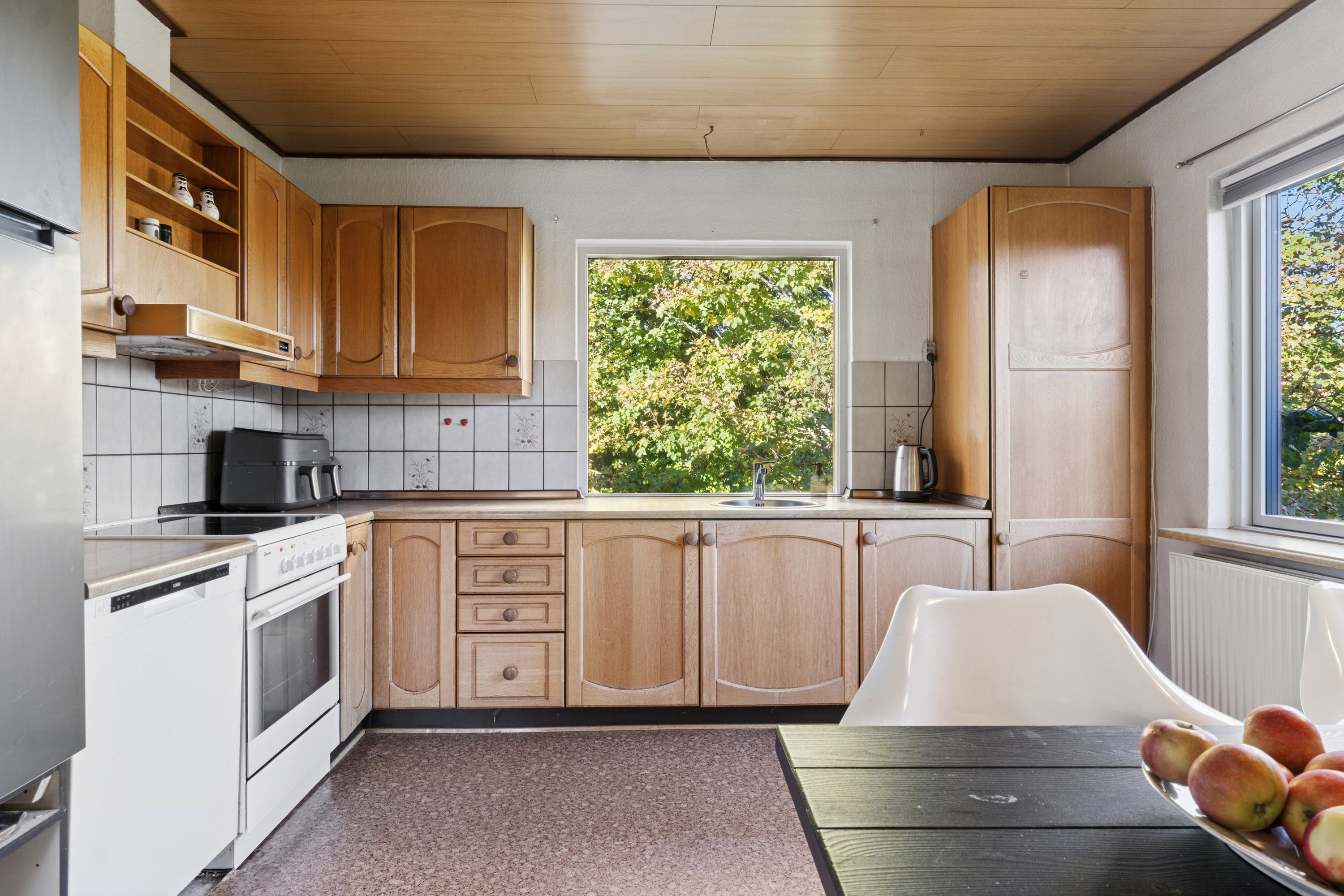 Fremhævet køkken billede i fuldskærmstilstand. Billede af Bøgstedvej 313, Astrup, 9800 Hjørring