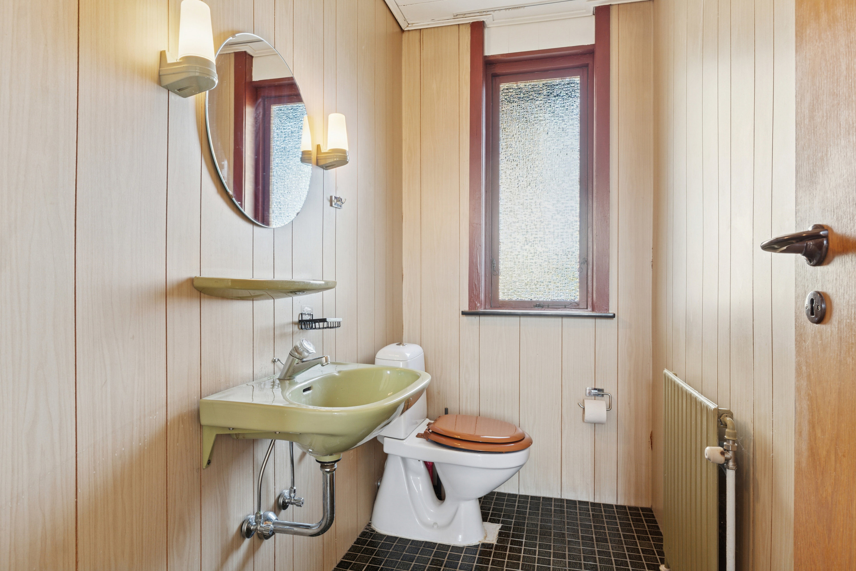 Fremhævet toilet billede i fuldskærmstilstand. Billede af Bøgstedvej 313, Astrup, 9800 Hjørring