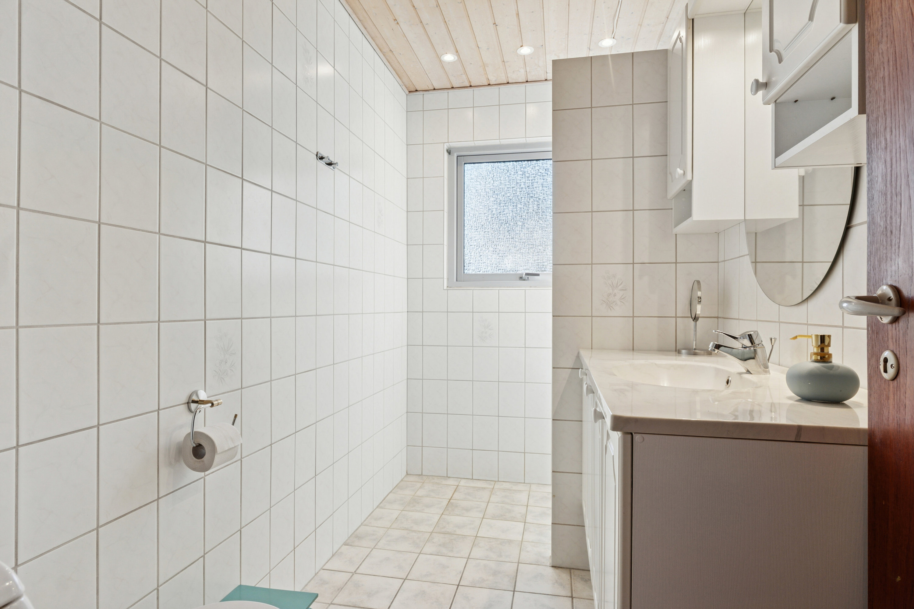 Fremhævet badeværelse billede i fuldskærmstilstand. Billede af Bøgstedvej 313, Astrup, 9800 Hjørring