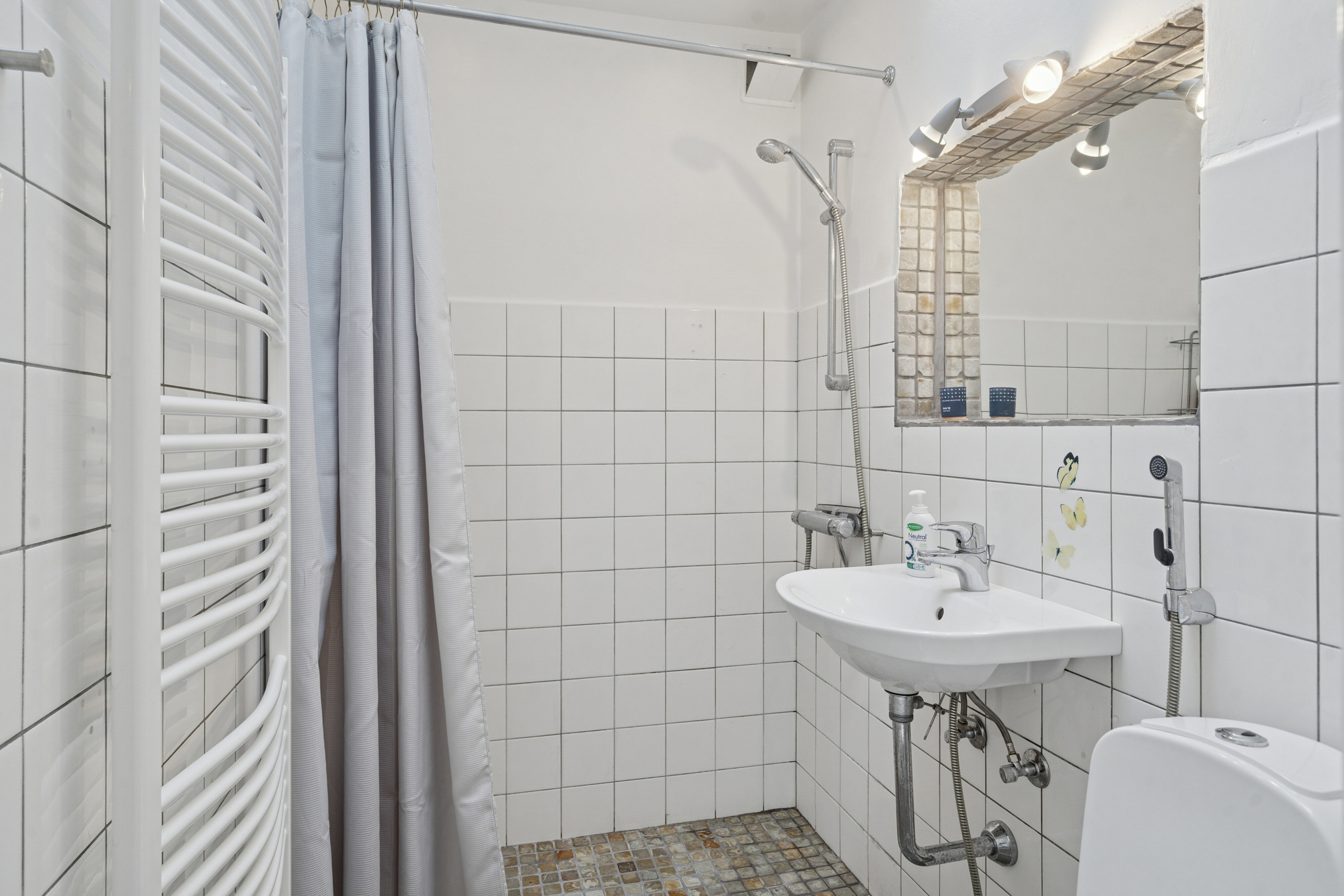 Fremhævet badeværelse billede i fuldskærmstilstand. Billede af Ingrid Marie Vænget 21, Søhus, 5270 Odense N