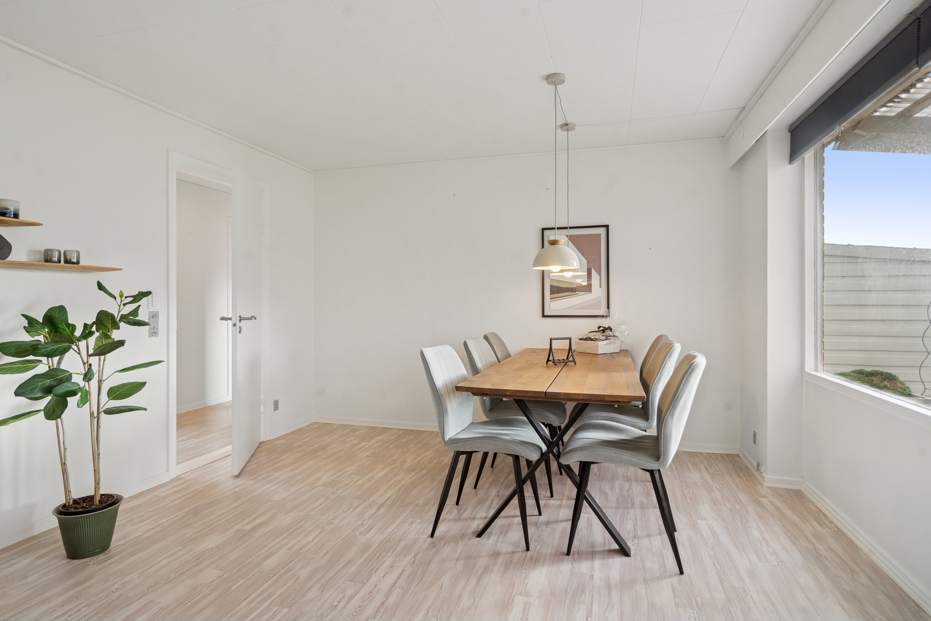 Fremhævet spisestue billede i fuldskærmstilstand. Billede af Ingrid Marie Vænget 21, Søhus, 5270 Odense N