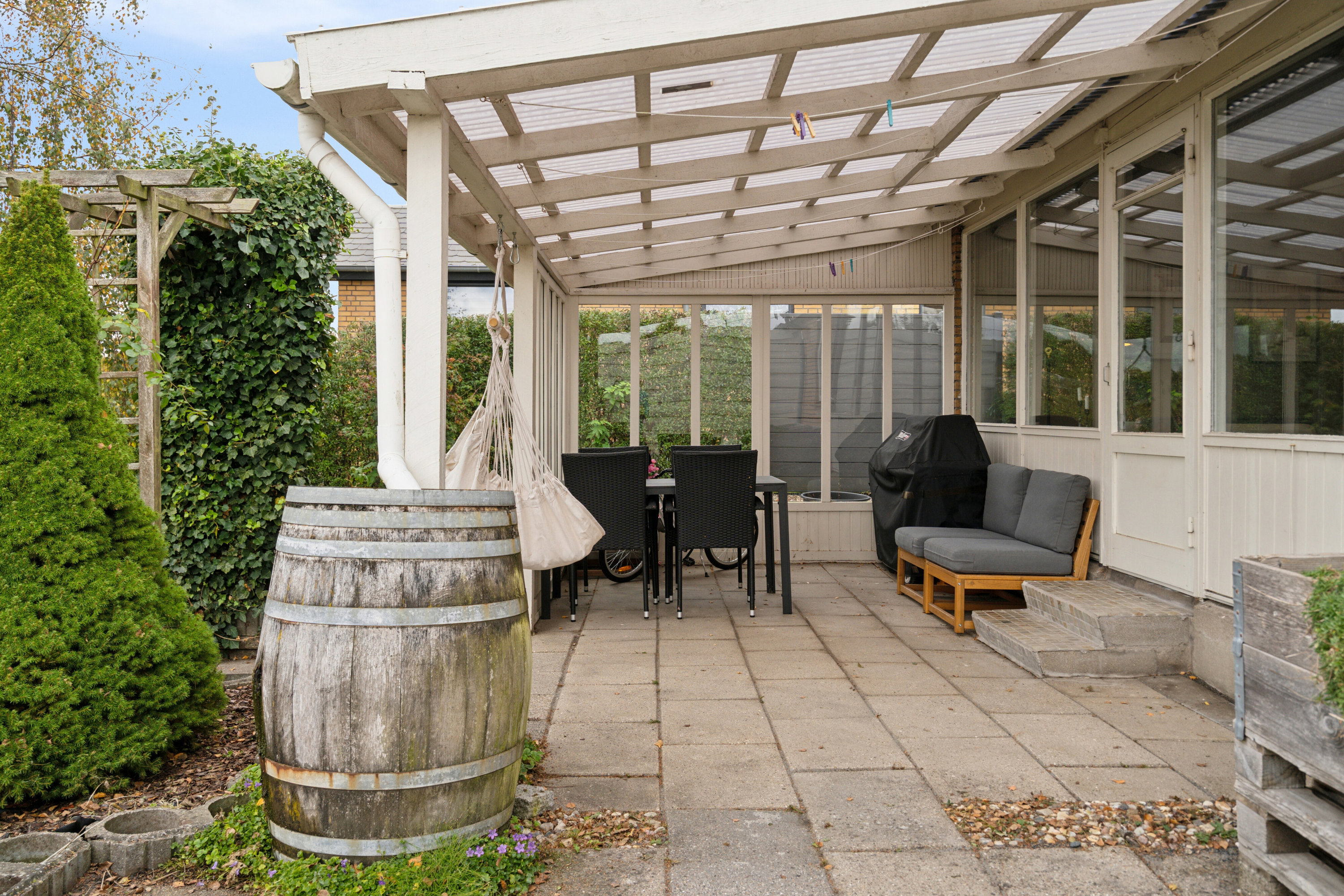 Fremhævet overdækket terrasse billede i fuldskærmstilstand. Billede af Ingrid Marie Vænget 21, Søhus, 5270 Odense N