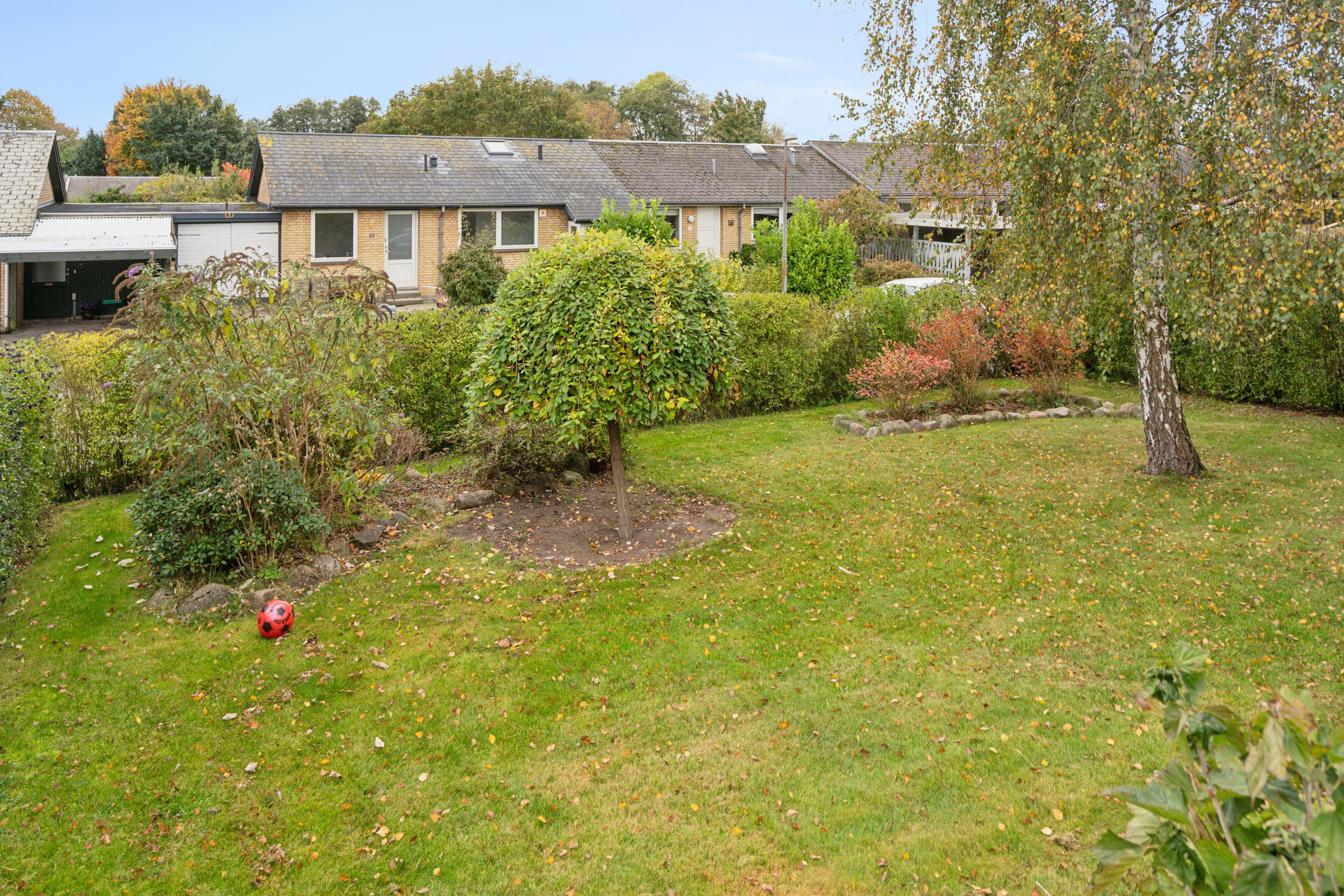 Fremhævet baghave billede i fuldskærmstilstand. Billede af Ingrid Marie Vænget 21, Søhus, 5270 Odense N