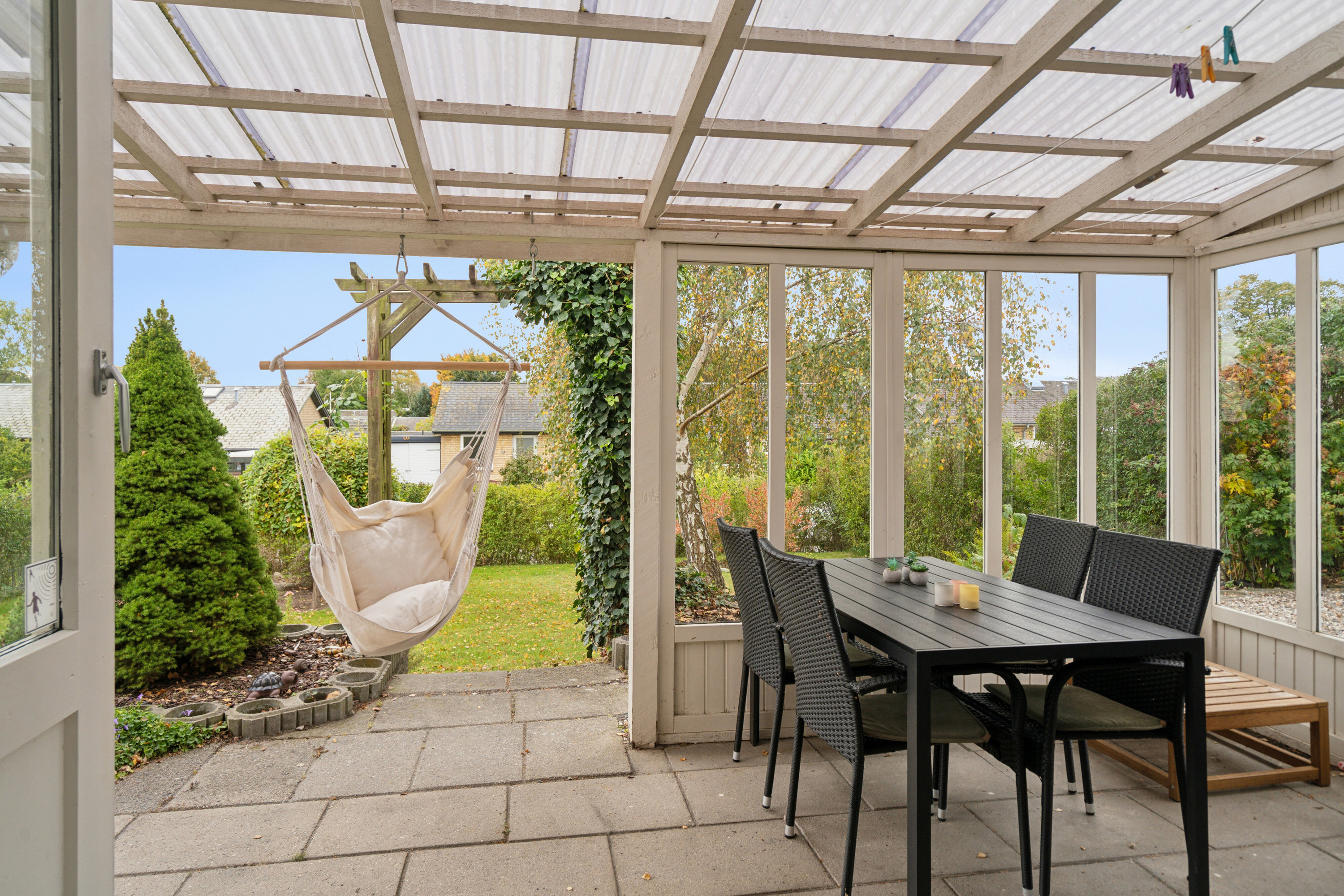 Fremhævet overdækket terrasse billede i fuldskærmstilstand. Billede af Ingrid Marie Vænget 21, Søhus, 5270 Odense N