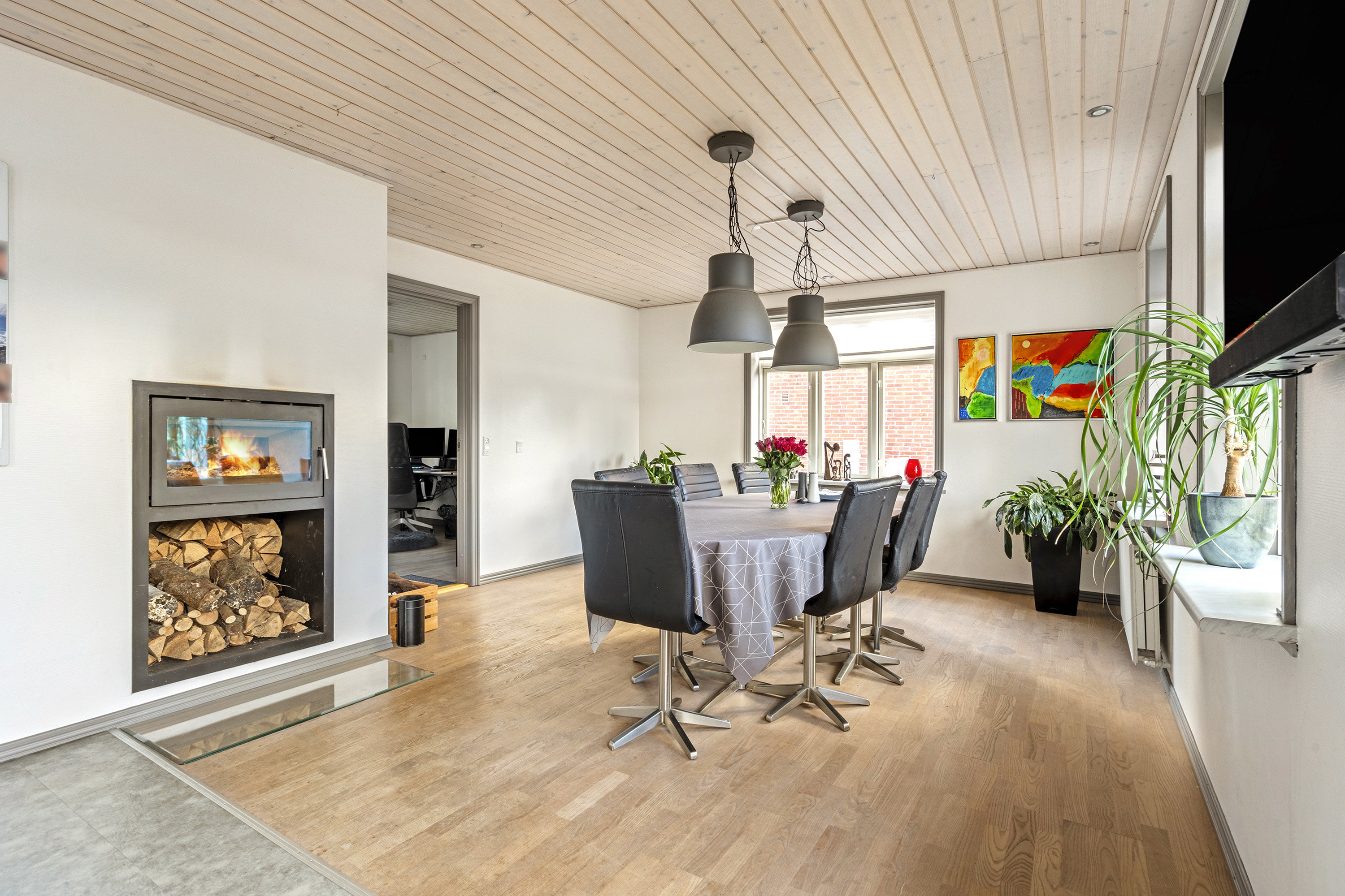 Fremhævet spisestue billede i fuldskærmstilstand. Billede af Vardevej 43, Sig, 6800 Varde