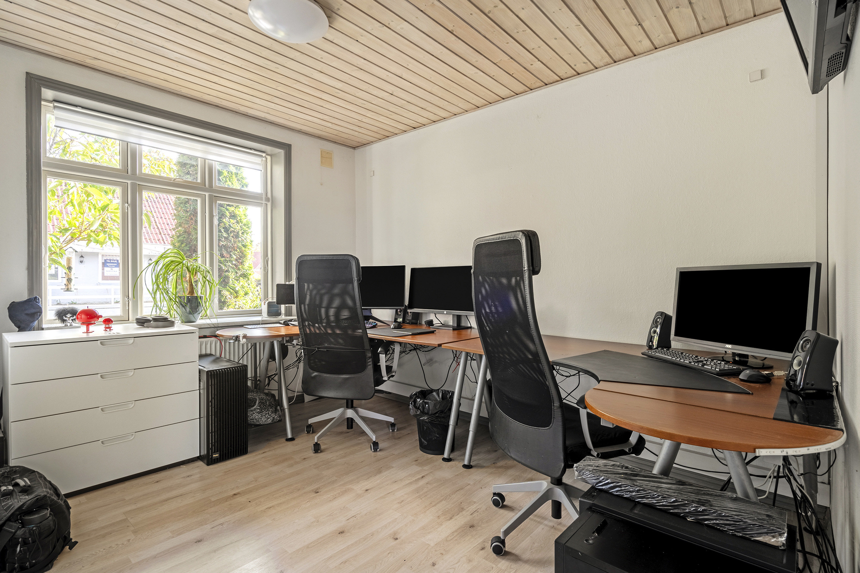 Fremhævet kontor billede i fuldskærmstilstand. Billede af Vardevej 43, Sig, 6800 Varde