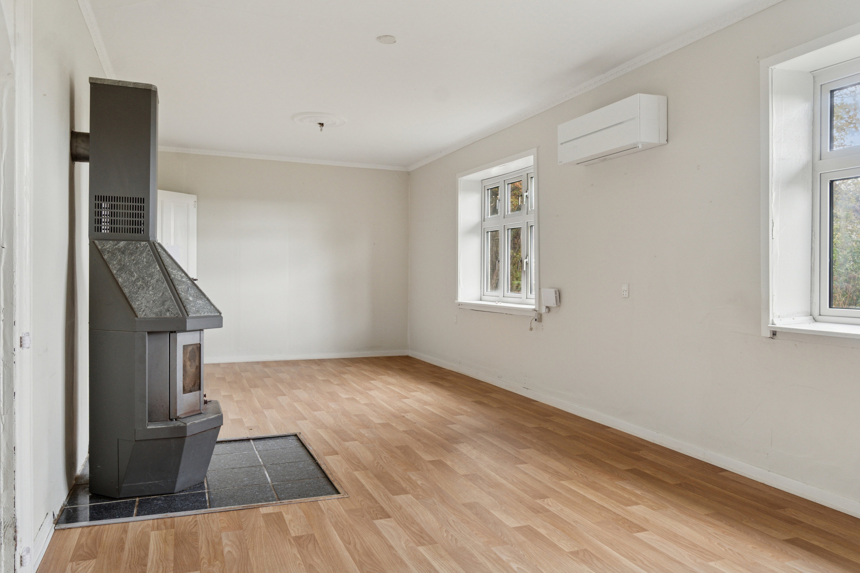 Fremhævet stue billede i fuldskærmstilstand. Billede af Sneslevvej 39, Sneslev, 4250 Fuglebjerg