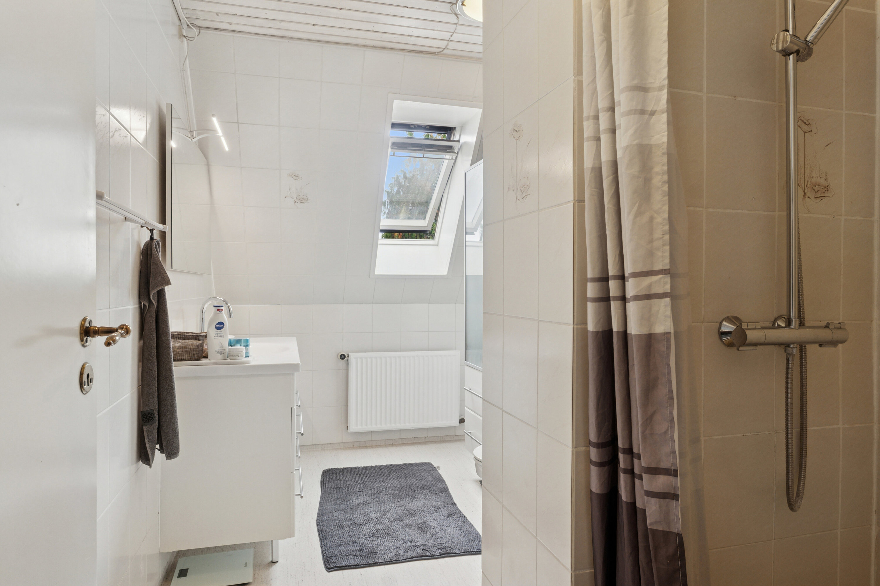 Fremhævet badeværelse billede i fuldskærmstilstand. Billede af Ringstedvej 55B, 4690 Haslev