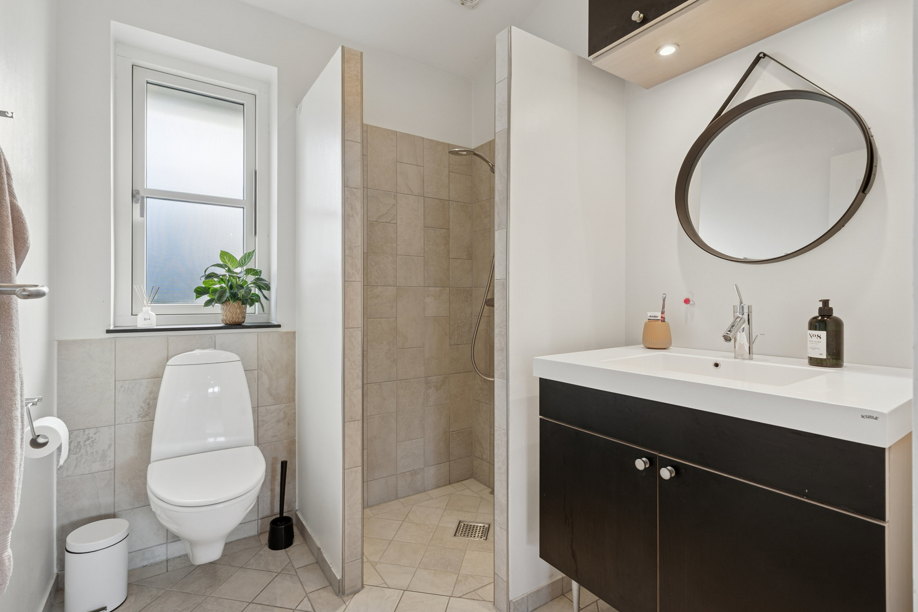 Fremhævet badeværelse billede i fuldskærmstilstand. Billede af Brinken 149, Mogenstrup, 4700 Næstved