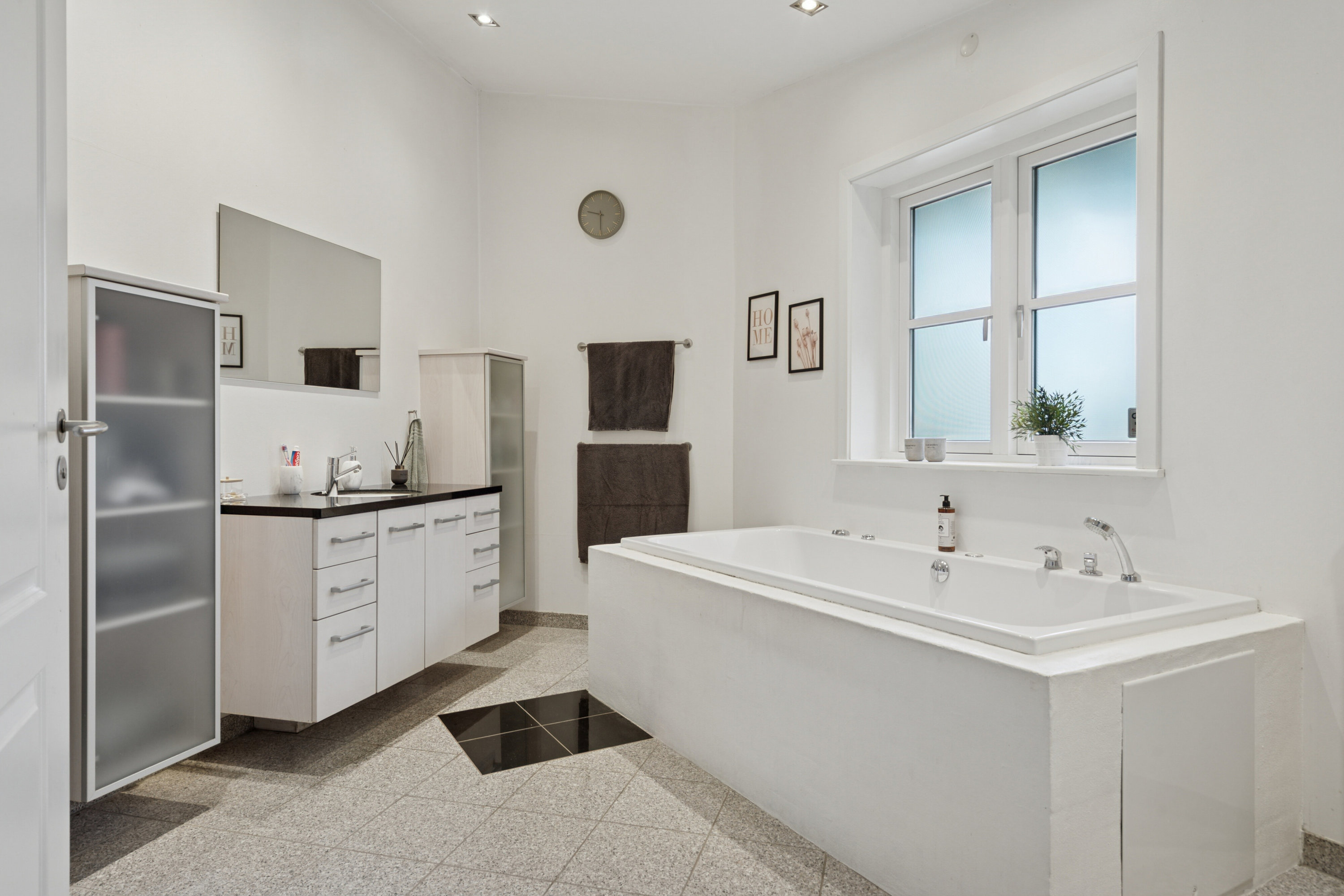 Fremhævet badeværelse billede i fuldskærmstilstand. Billede af Brinken 149, Mogenstrup, 4700 Næstved