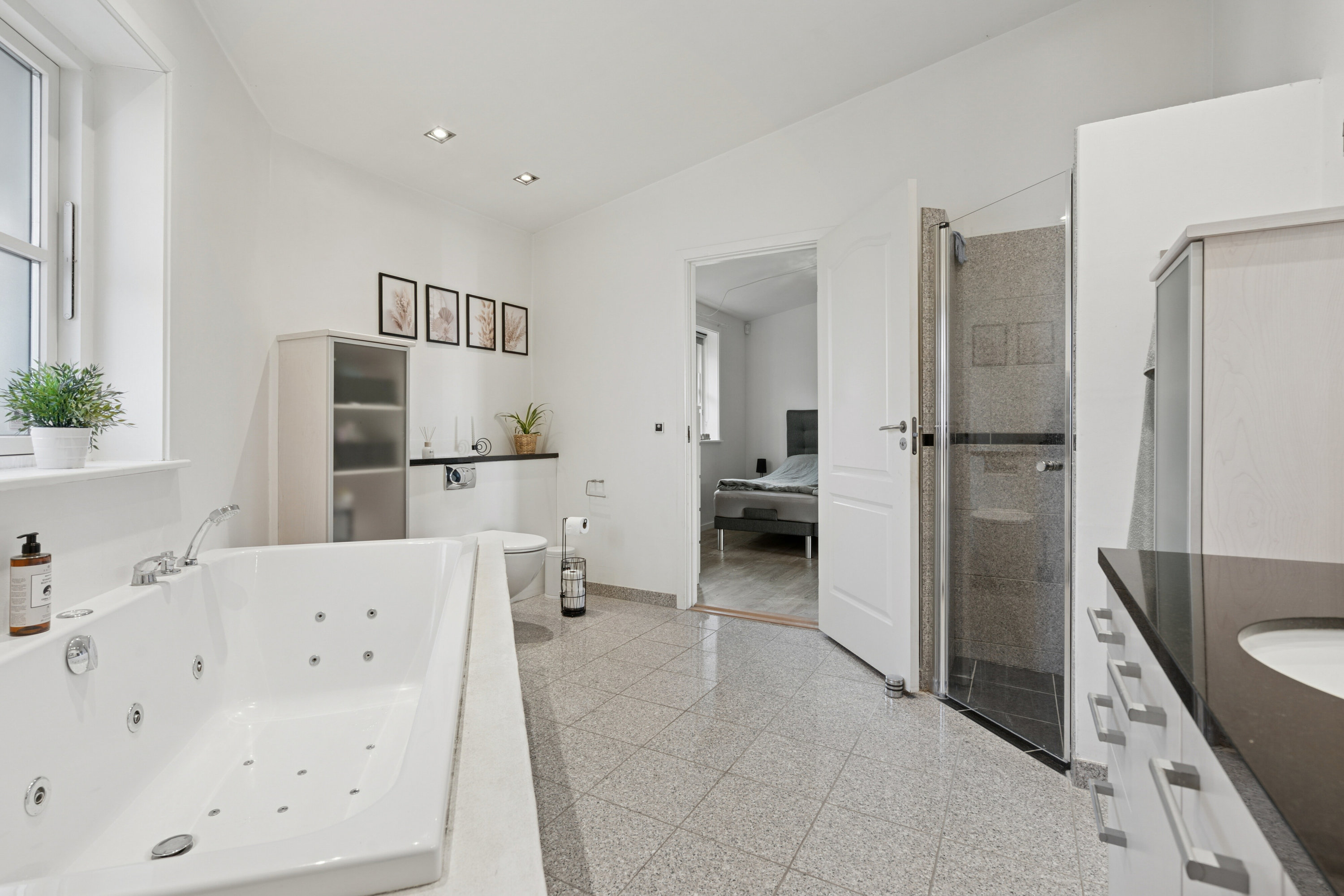 Fremhævet badeværelse billede i fuldskærmstilstand. Billede af Brinken 149, Mogenstrup, 4700 Næstved