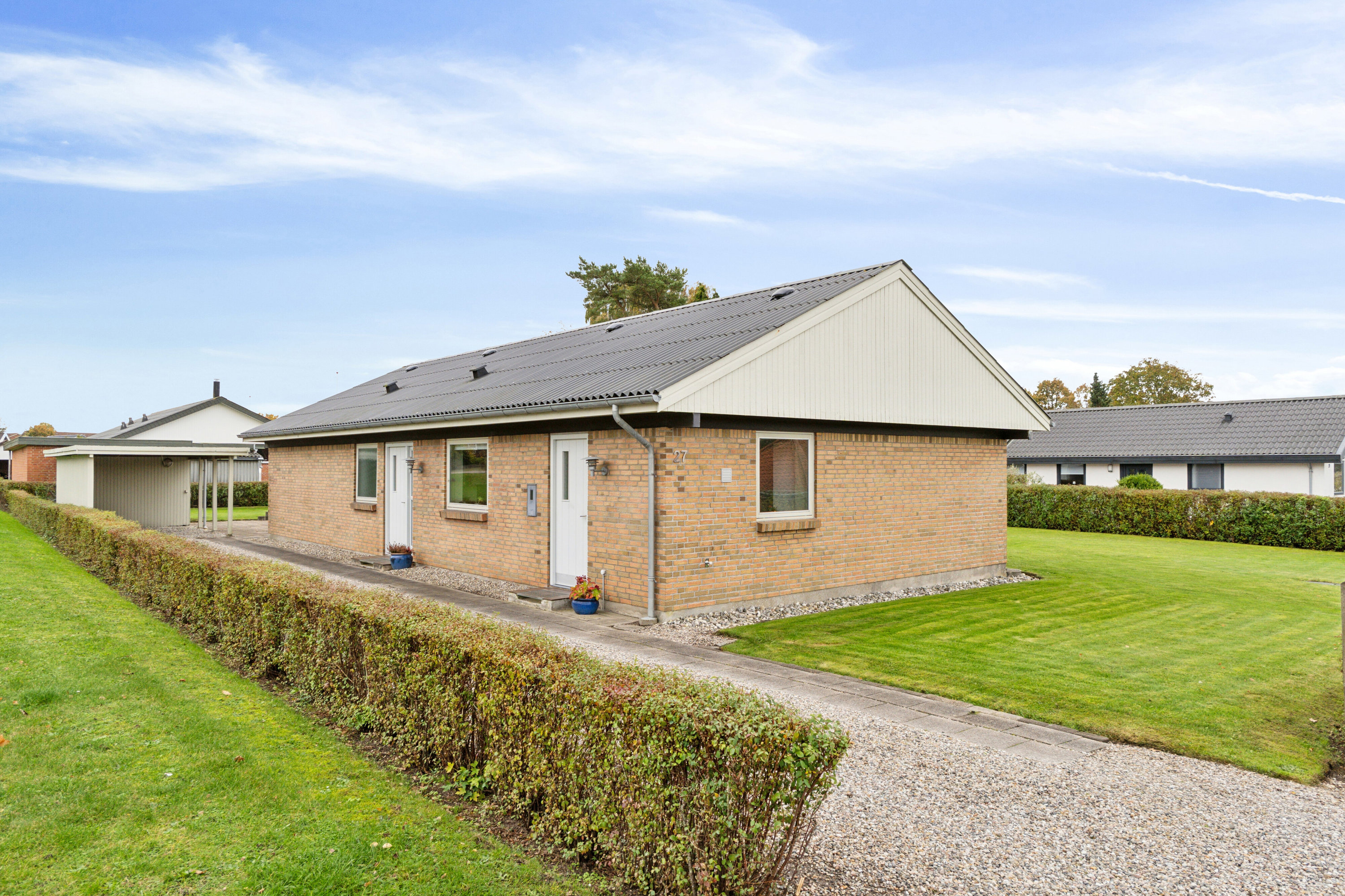 Miniaturebillede 2: ejendommen set fra vejen. Billede af Nyhusvej 27, Bov, 6330 Padborg