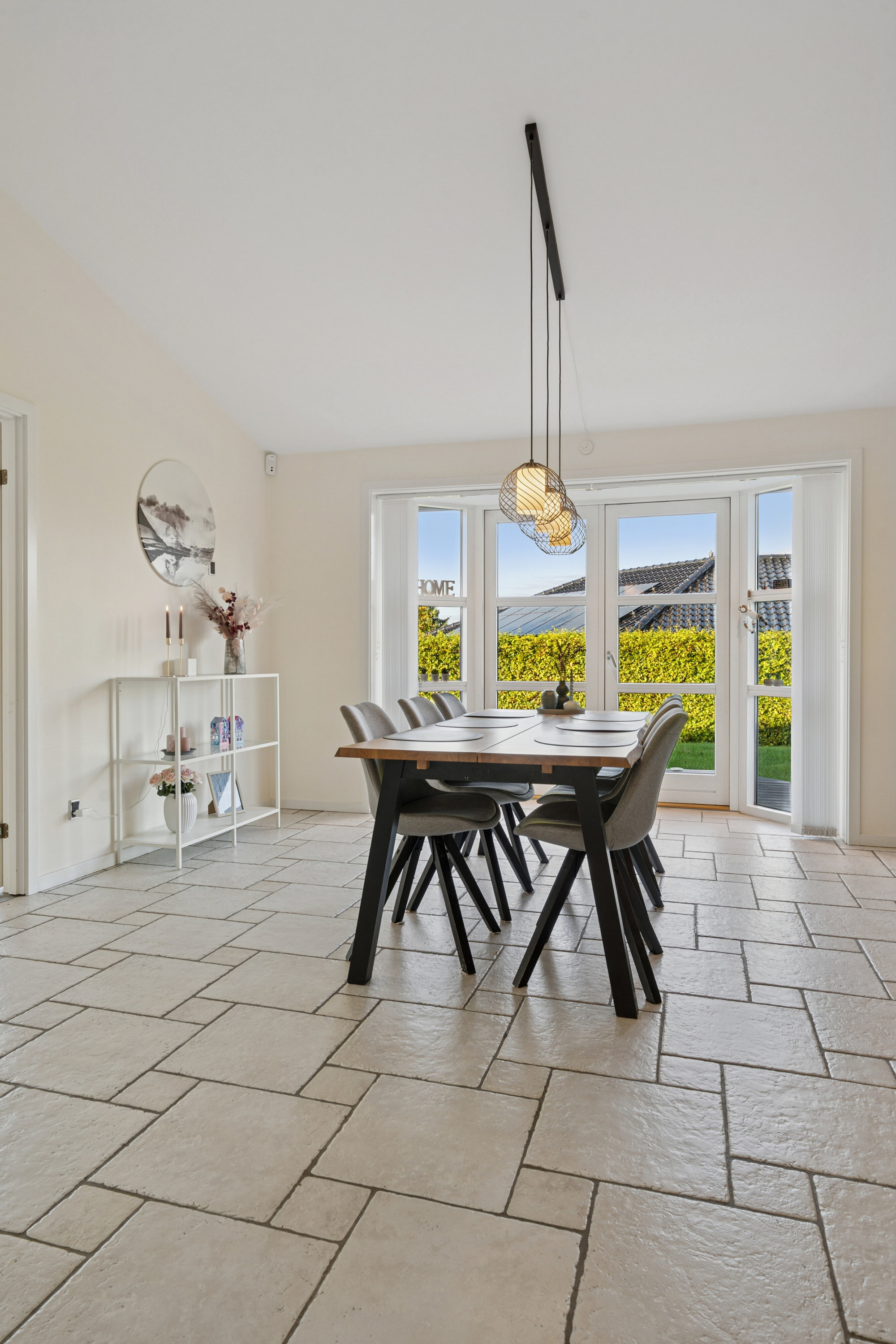 Fremhævet spisestue billede i fuldskærmstilstand. Billede af Brinken 149, Mogenstrup, 4700 Næstved