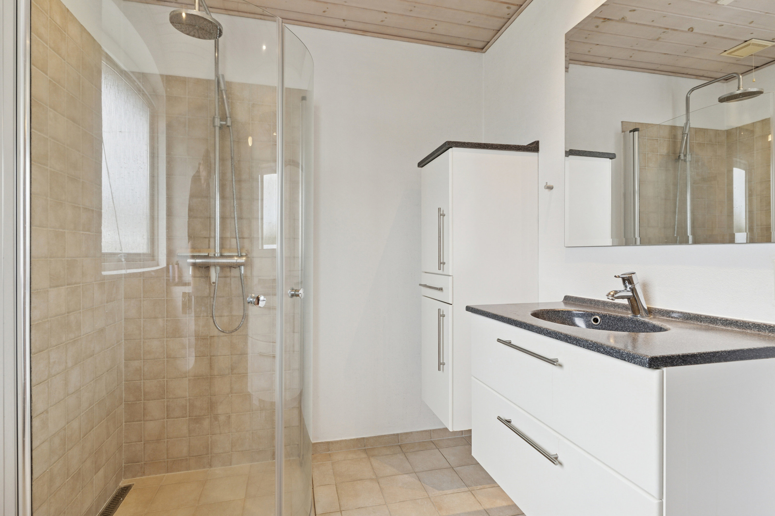 Fremhævet badeværelse billede i fuldskærmstilstand. Billede af Nyhusvej 27, Bov, 6330 Padborg