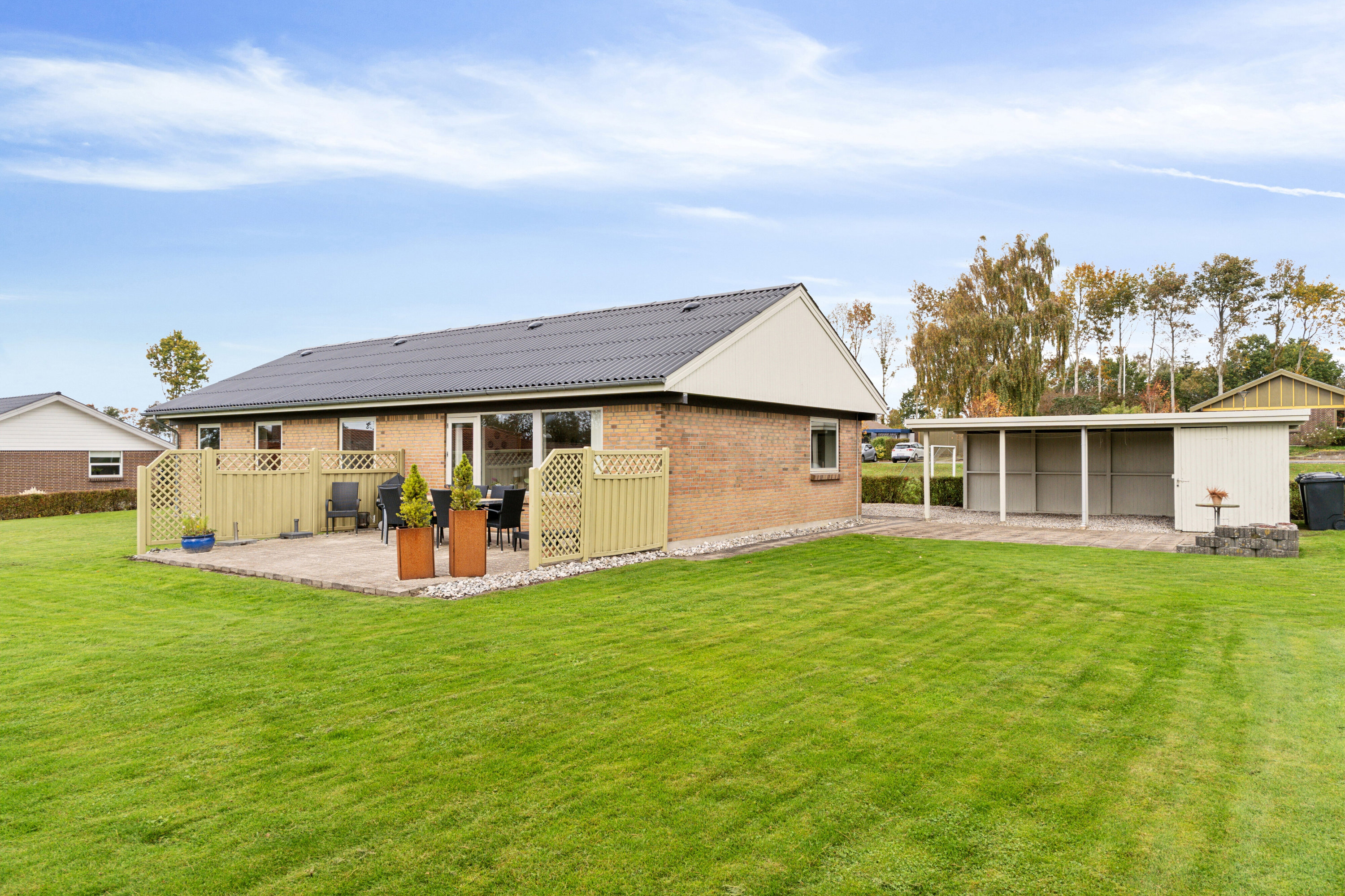 Villa: Ejendommen set fra haven på Nyhusvej 27, Bov, 6330 Padborg