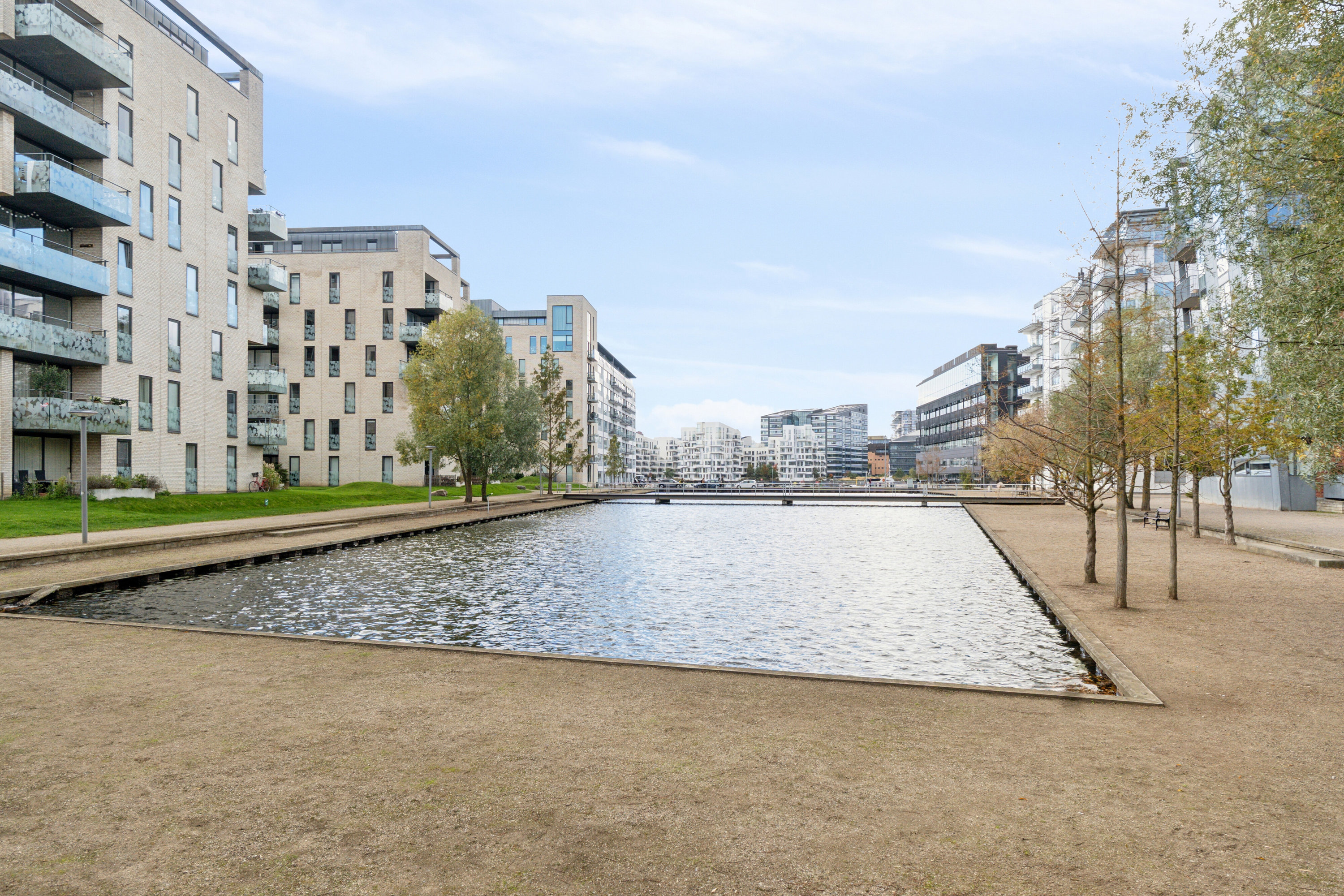 Fremhævet facade billede i fuldskærmstilstand. Billede af Artillerivej 112, 1. th., 2300 København S