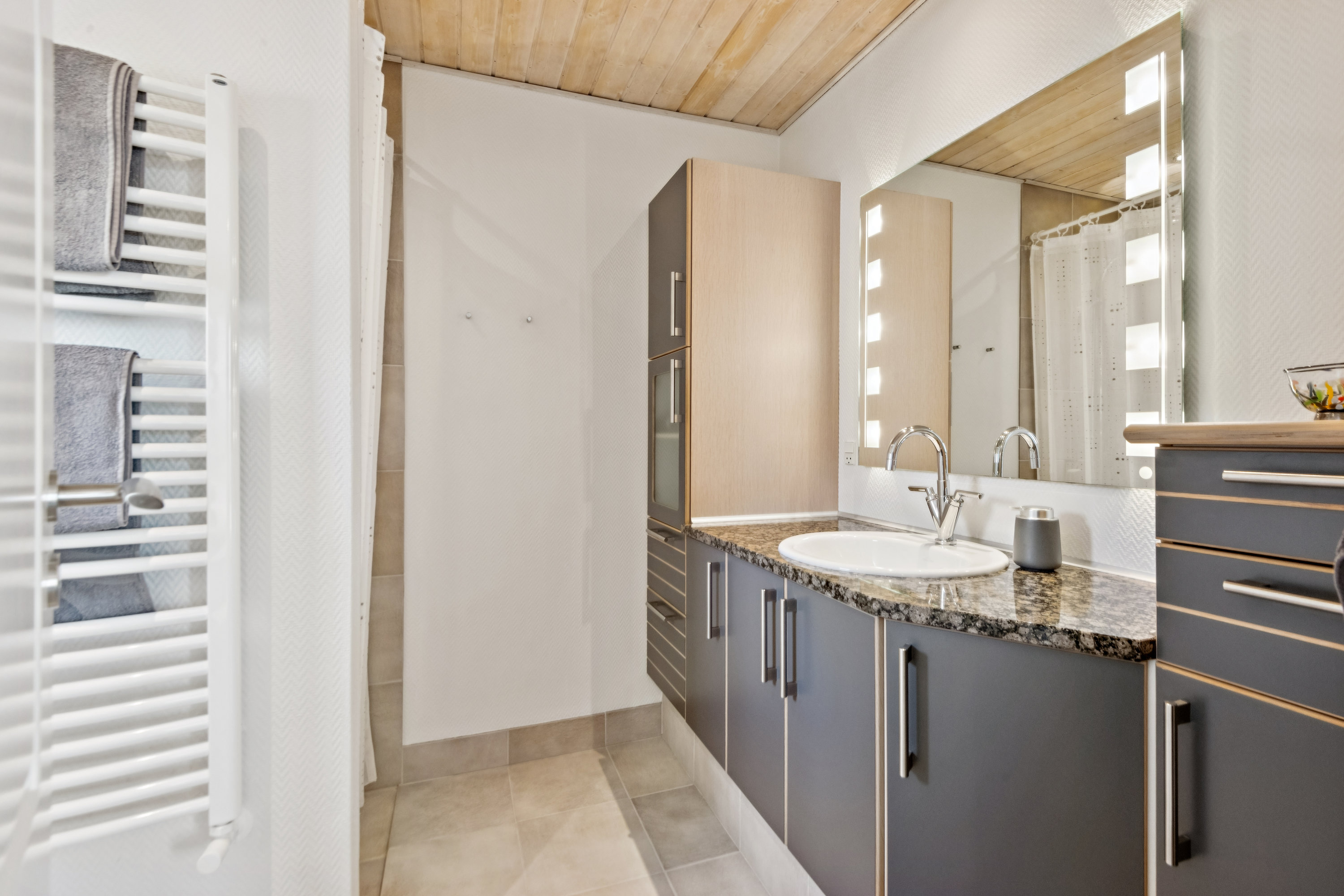 Fremhævet badeværelse billede i fuldskærmstilstand. Billede af Degnevang 11, Øster Hornum, 9530 Støvring