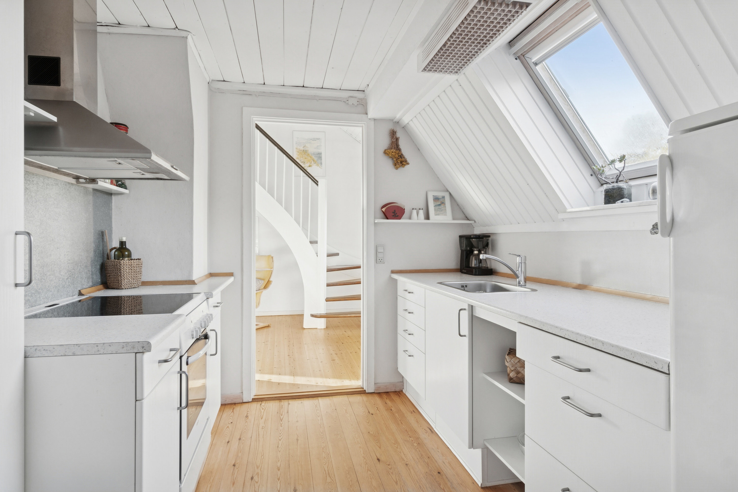 Fremhævet køkken billede i fuldskærmstilstand. Billede af Vestre Skovlyvej 69, Overby Lyng, 4583 Sjællands Odde