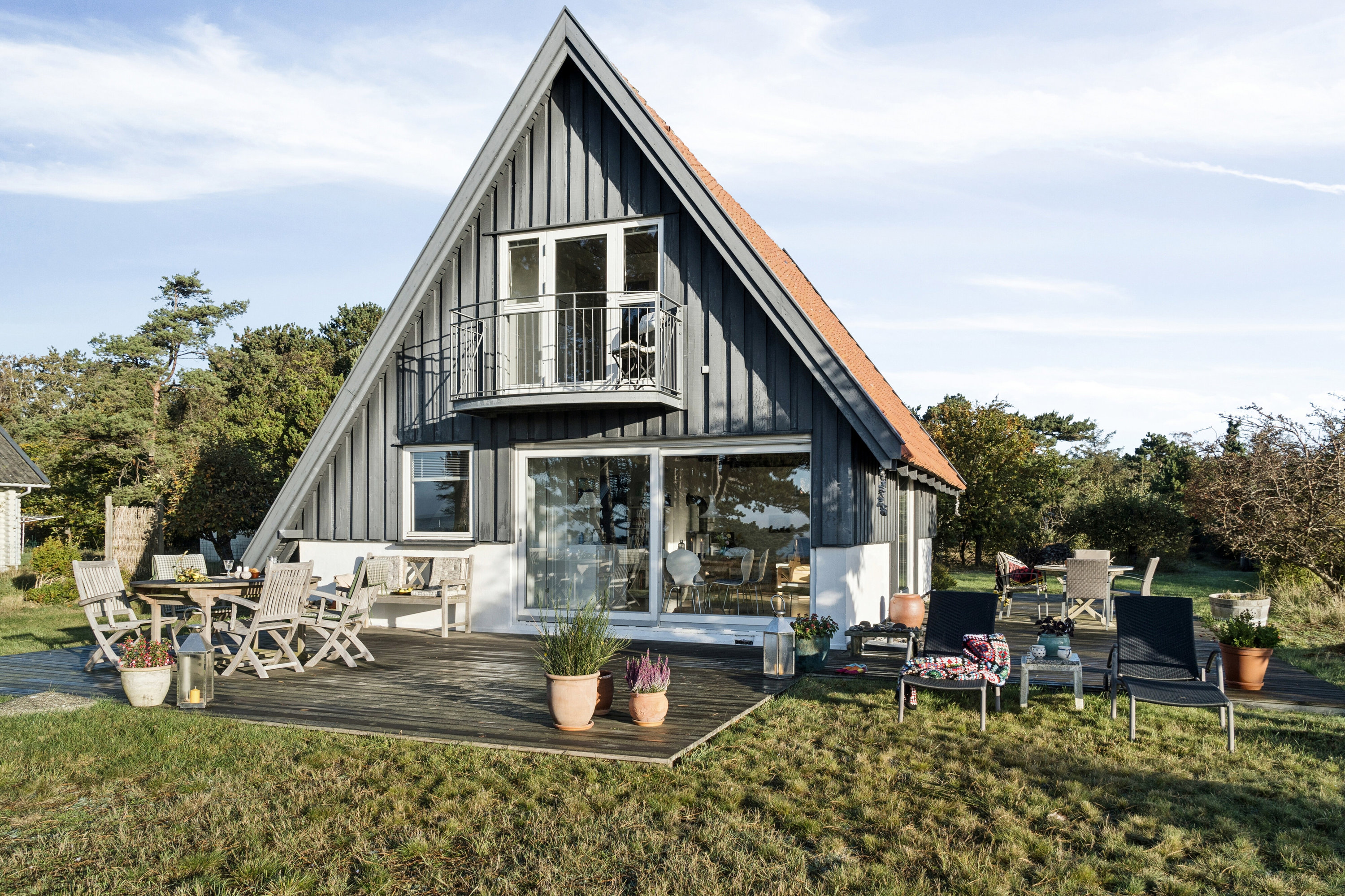 Fremhævet set fra haven billede i fuldskærmstilstand. Billede af Vestre Skovlyvej 69, Overby Lyng, 4583 Sjællands Odde