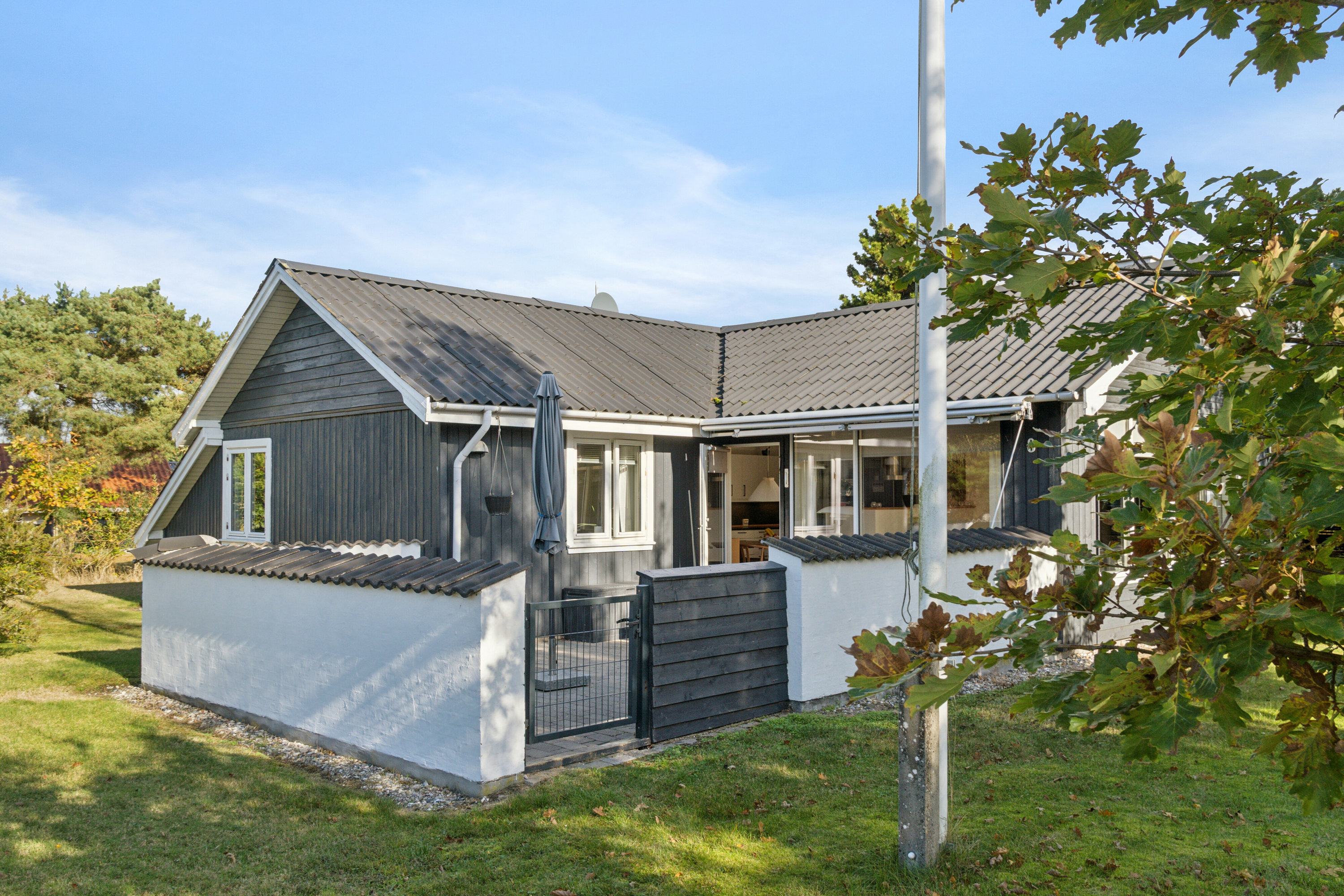 Fremhævet set fra haven billede i fuldskærmstilstand. Billede af Gyldenrisvej 8, Kirke Stillinge, 4200 Slagelse