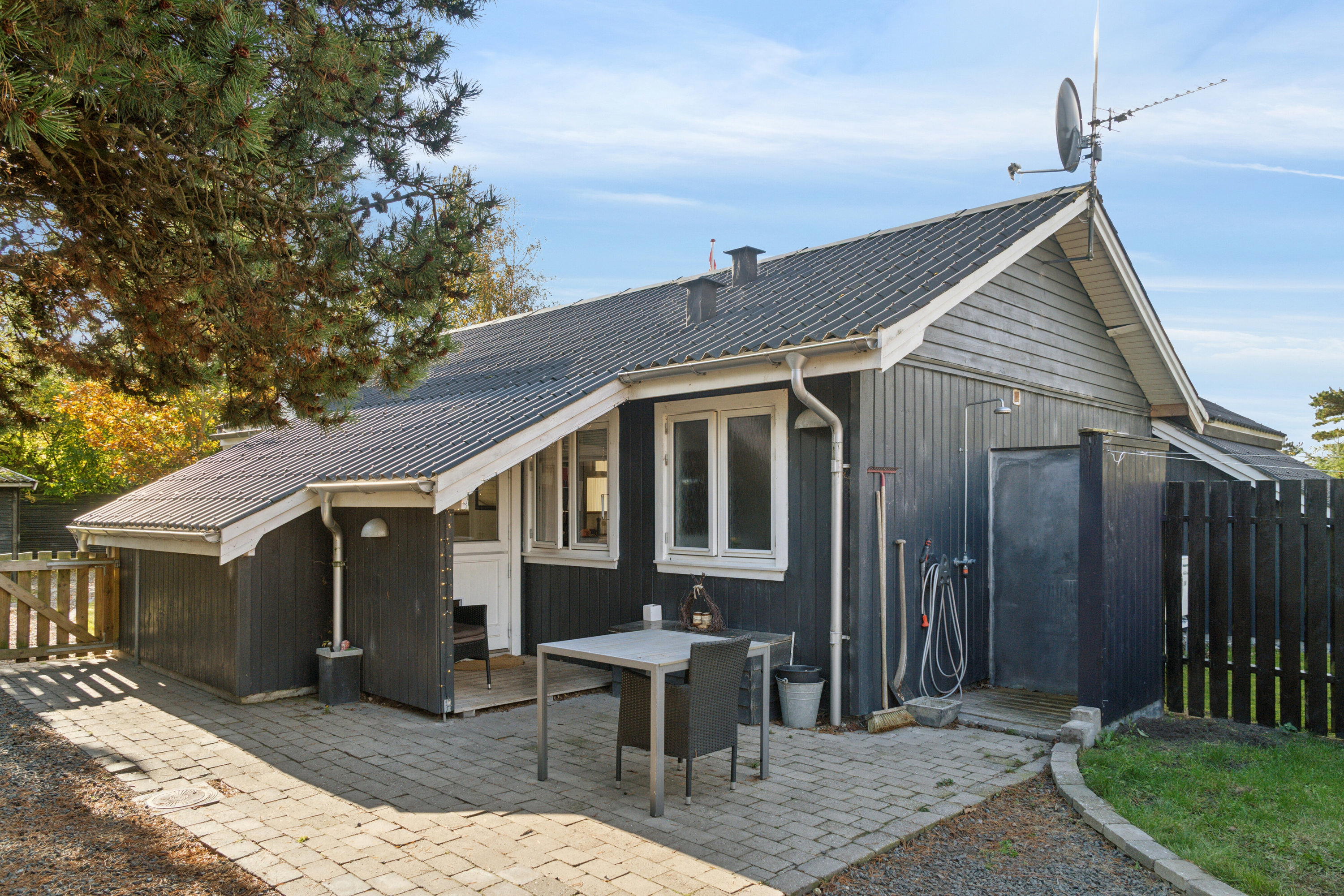 Fremhævet set fra haven billede i fuldskærmstilstand. Billede af Gyldenrisvej 8, Kirke Stillinge, 4200 Slagelse