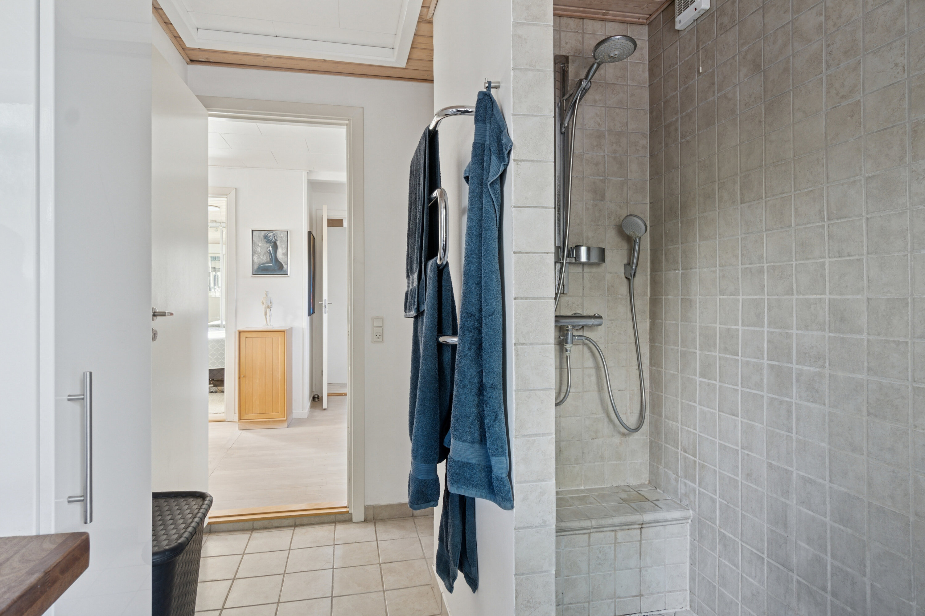 Fremhævet badeværelse billede i fuldskærmstilstand. Billede af Gyldenrisvej 8, Kirke Stillinge, 4200 Slagelse