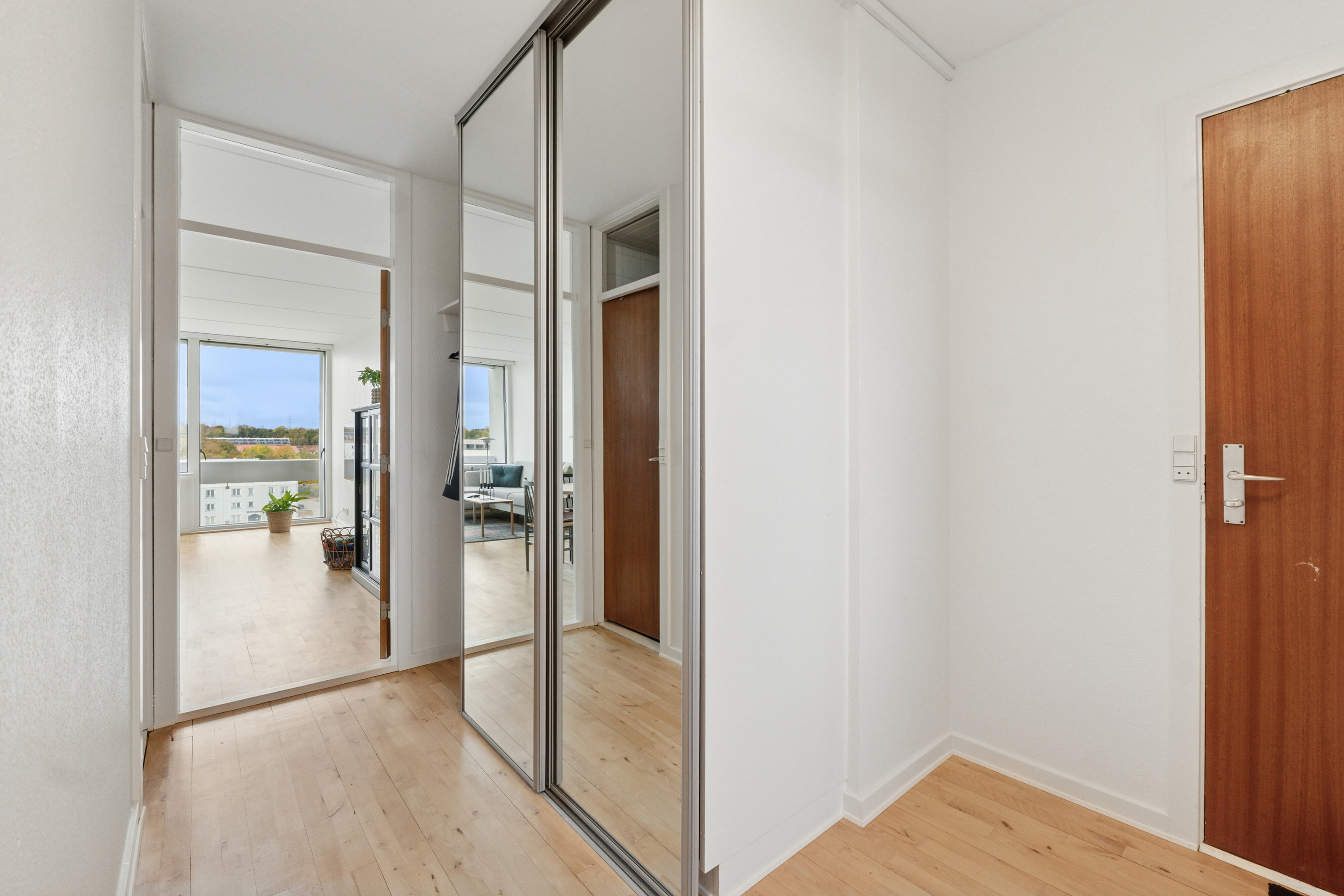 Fremhævet entré billede i fuldskærmstilstand. Billede af Grøfthøjparken 159, 5. tv., 8260 Viby J