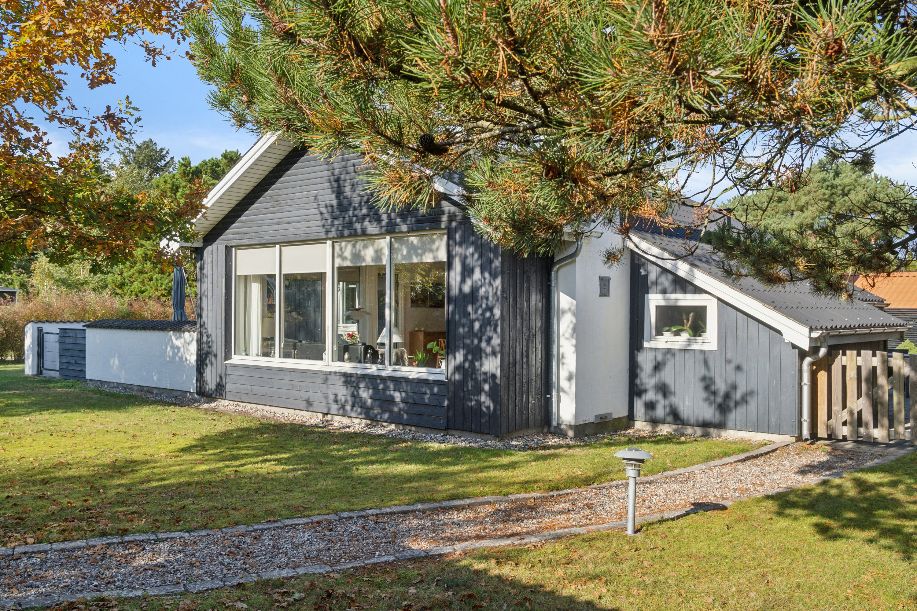 Fremhævet set fra haven billede i fuldskærmstilstand. Billede af Gyldenrisvej 8, Kirke Stillinge, 4200 Slagelse