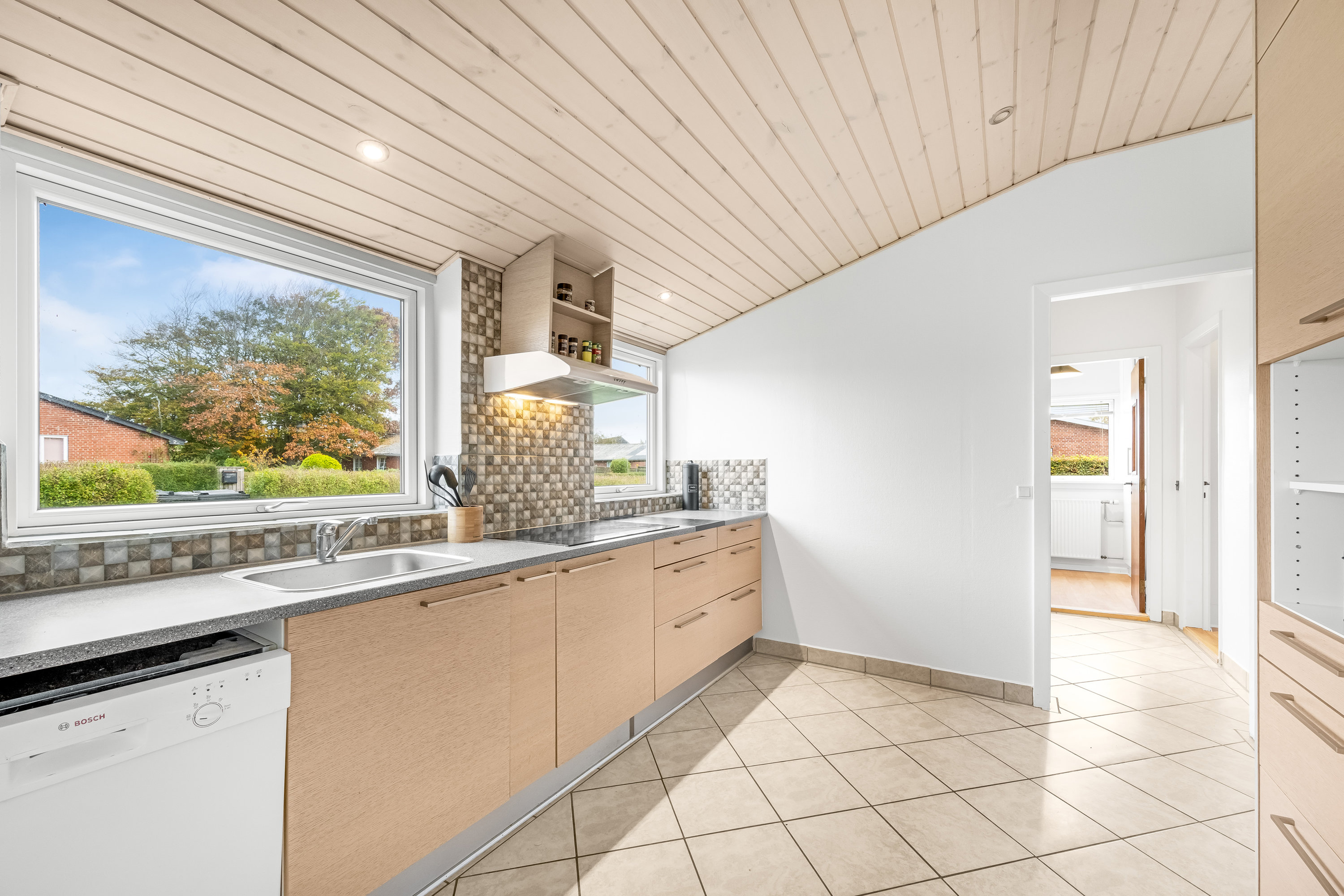 Fremhævet køkken billede i fuldskærmstilstand. Billede af Baunbækvej 9, 6880 Tarm