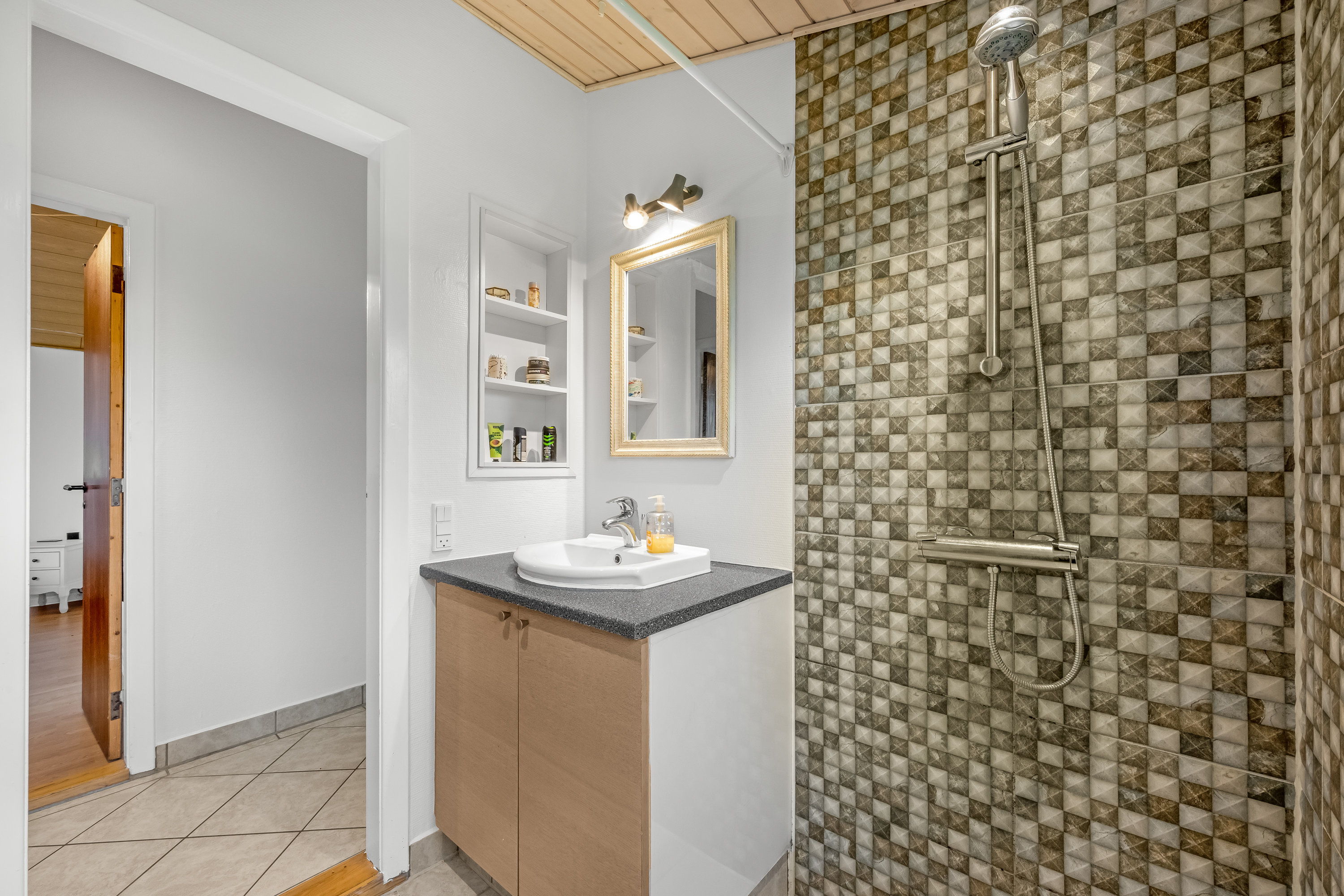 Fremhævet værelse billede i fuldskærmstilstand. Billede af Baunbækvej 9, 6880 Tarm