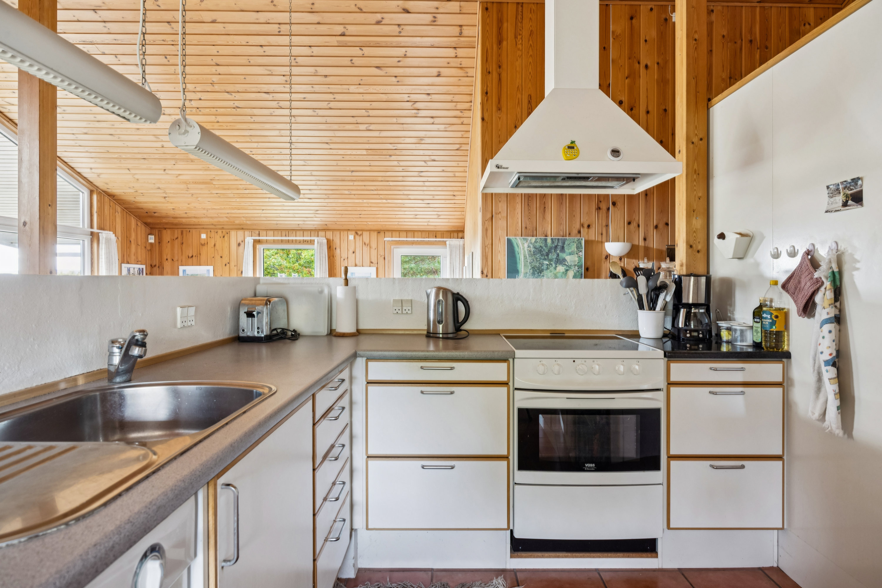 Fremhævet køkken billede i fuldskærmstilstand. Billede af Klirevej 12, Handrup Strand, 8400 Ebeltoft