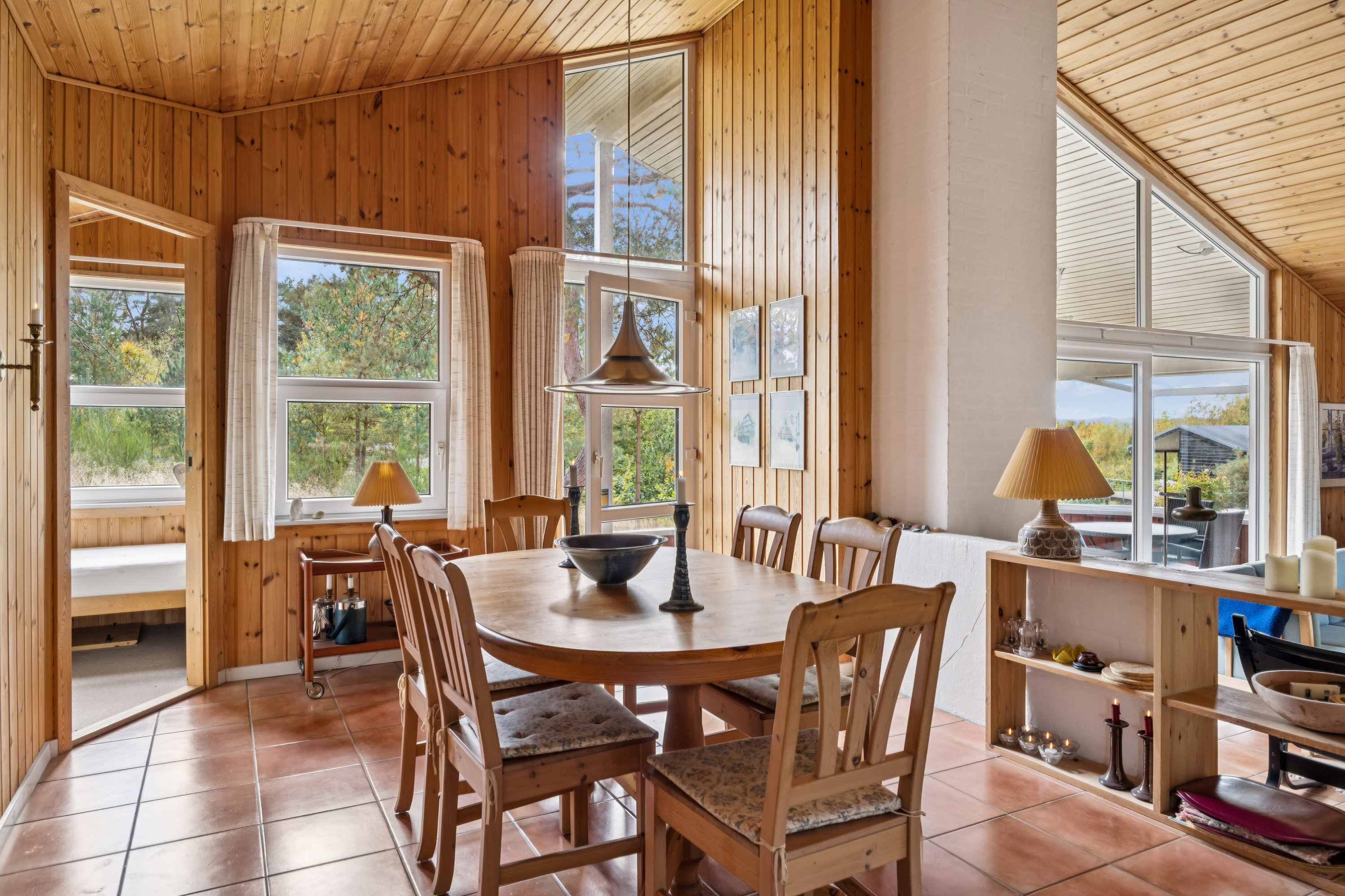 Fremhævet stue billede i fuldskærmstilstand. Billede af Klirevej 12, Handrup Strand, 8400 Ebeltoft