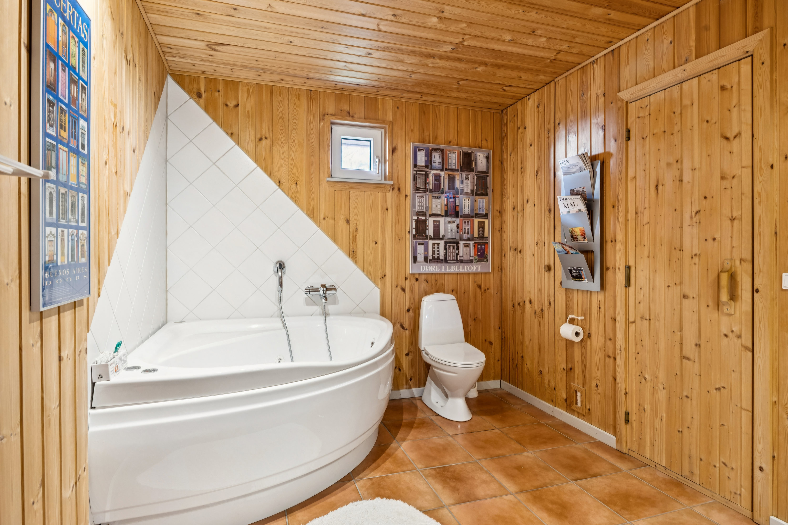 Fremhævet badeværelse billede i fuldskærmstilstand. Billede af Klirevej 12, Handrup Strand, 8400 Ebeltoft