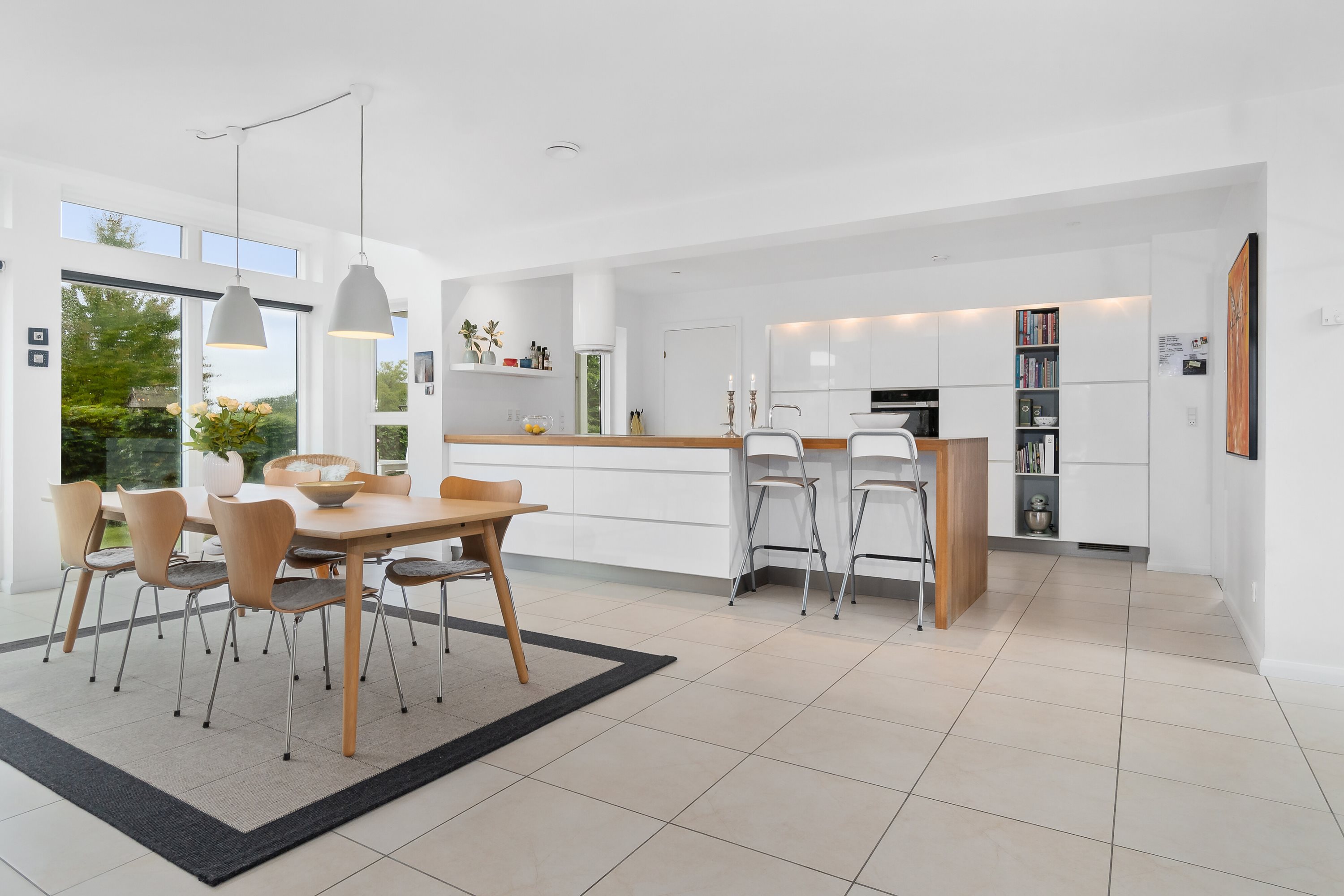 Fremhævet spisestue billede i fuldskærmstilstand. Billede af Årøvænget 18, 5610 Assens