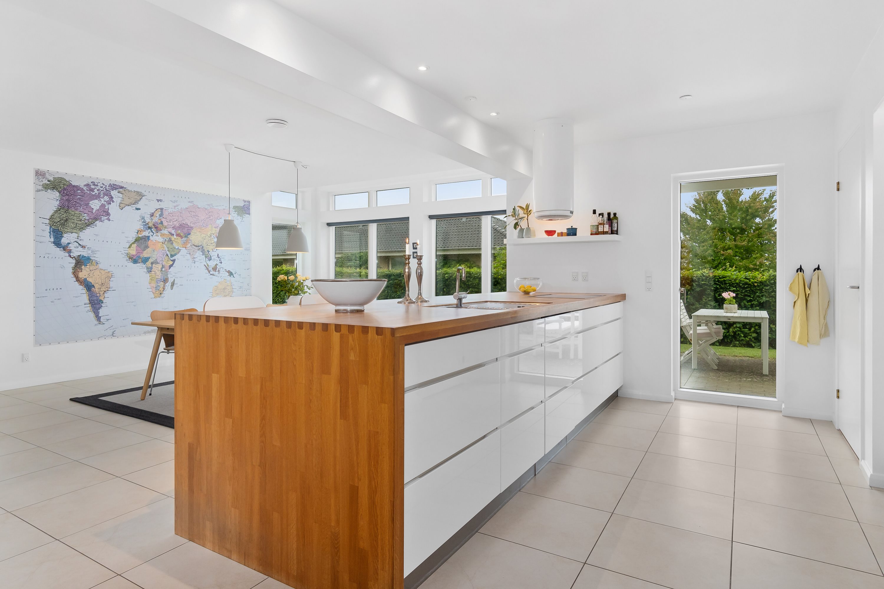 Fremhævet køkken billede i fuldskærmstilstand. Billede af Årøvænget 18, 5610 Assens