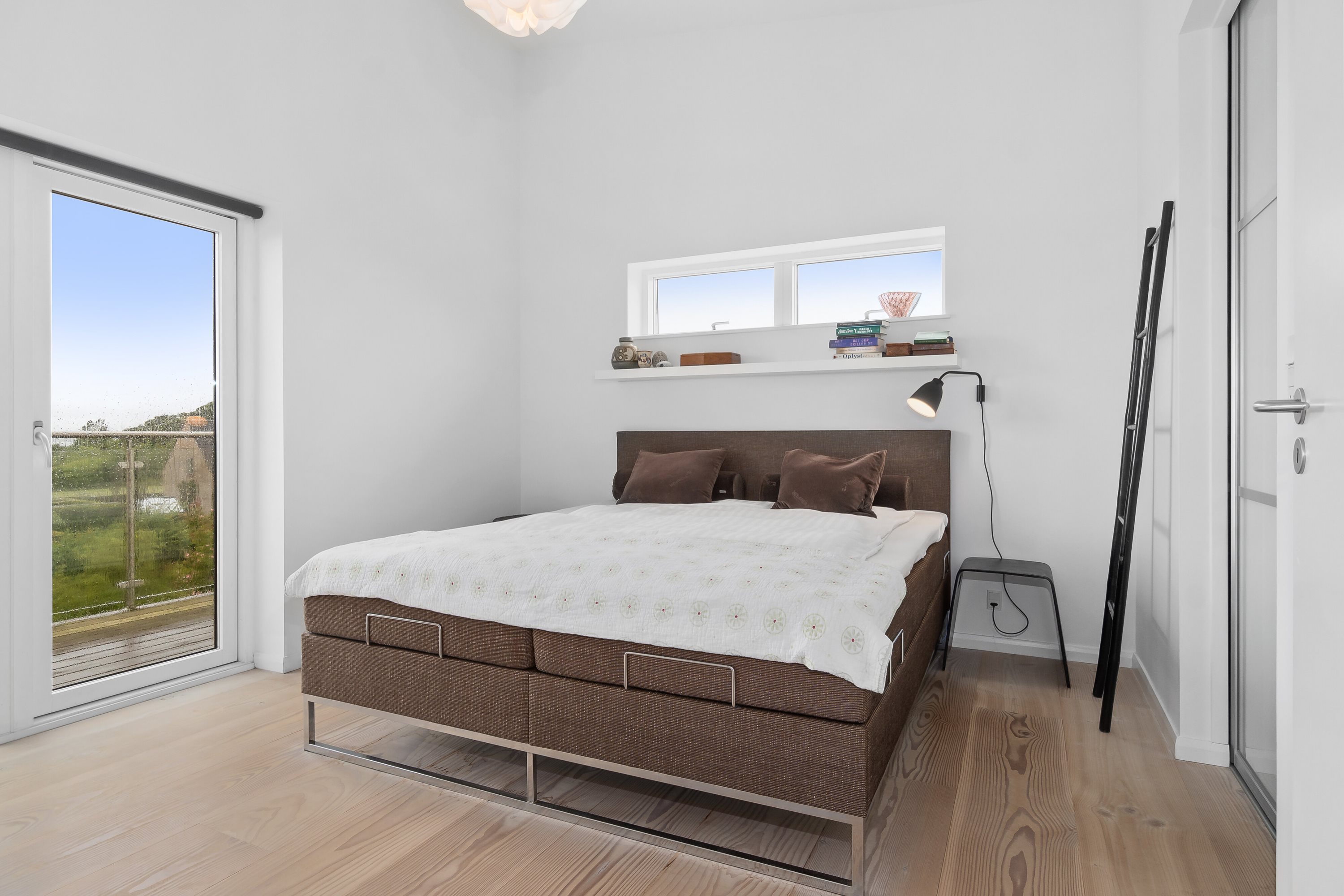 Fremhævet soveværelse billede i fuldskærmstilstand. Billede af Årøvænget 18, 5610 Assens