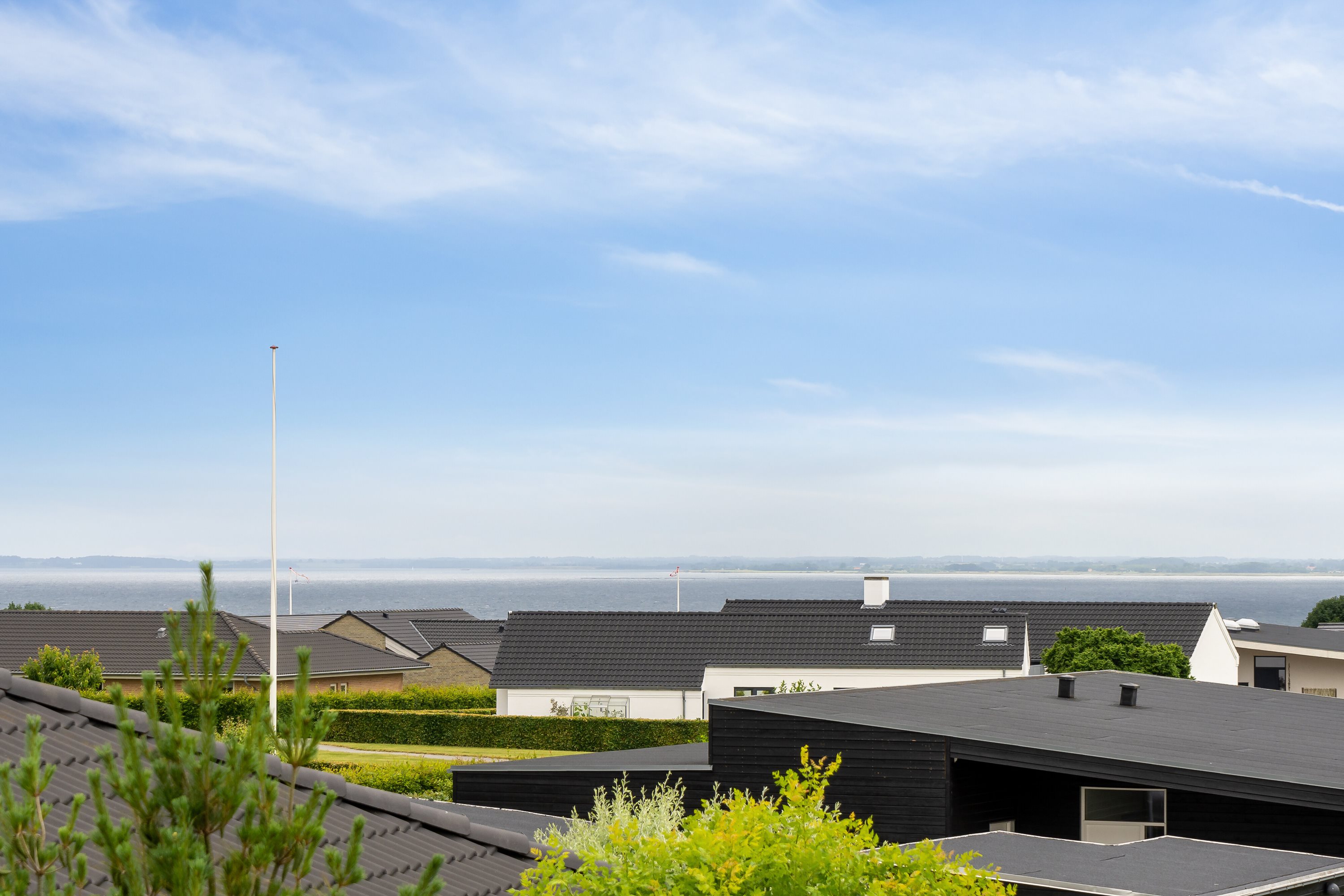 Fremhævet udendørs billede i fuldskærmstilstand. Billede af Årøvænget 18, 5610 Assens