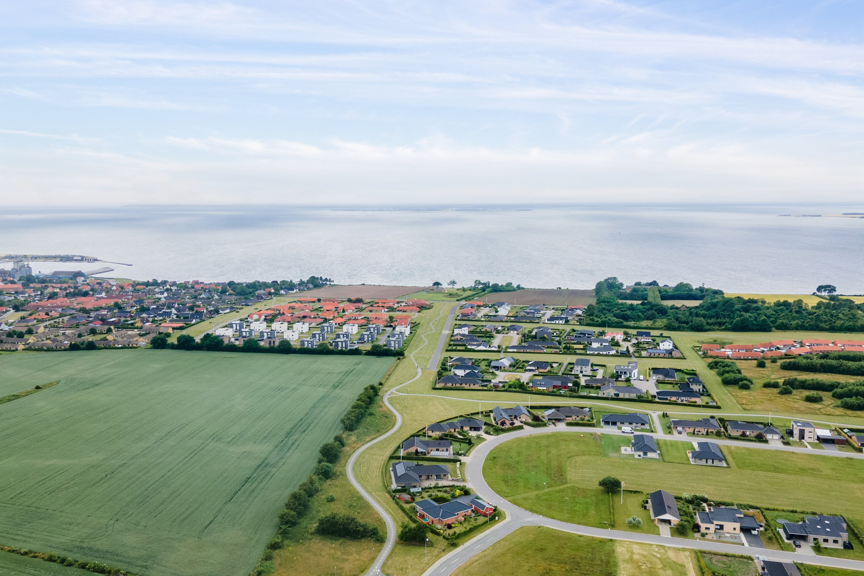 Fremhævet luftfoto billede i fuldskærmstilstand. Billede af Årøvænget 18, 5610 Assens