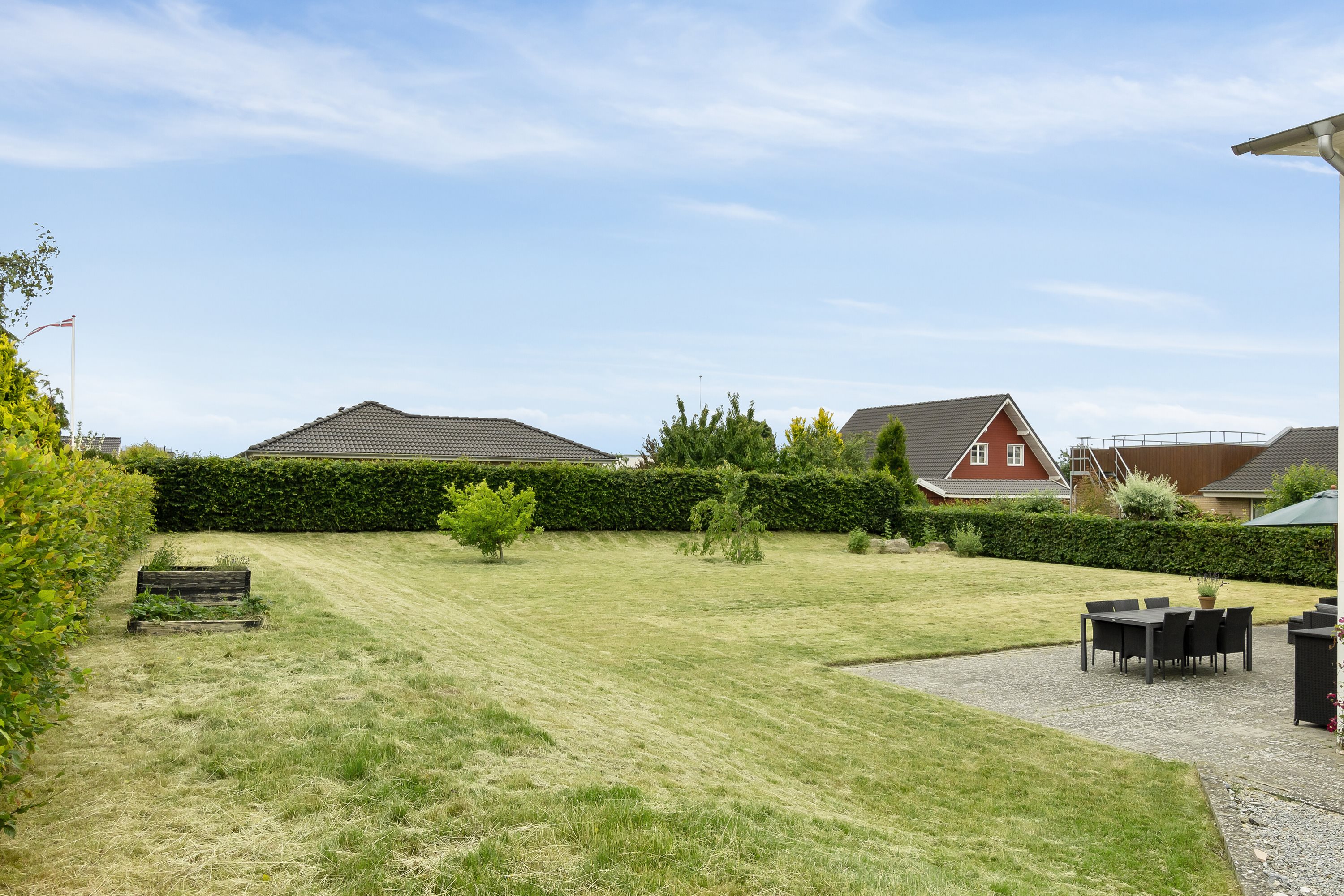 Fremhævet udendørs billede i fuldskærmstilstand. Billede af Årøvænget 18, 5610 Assens