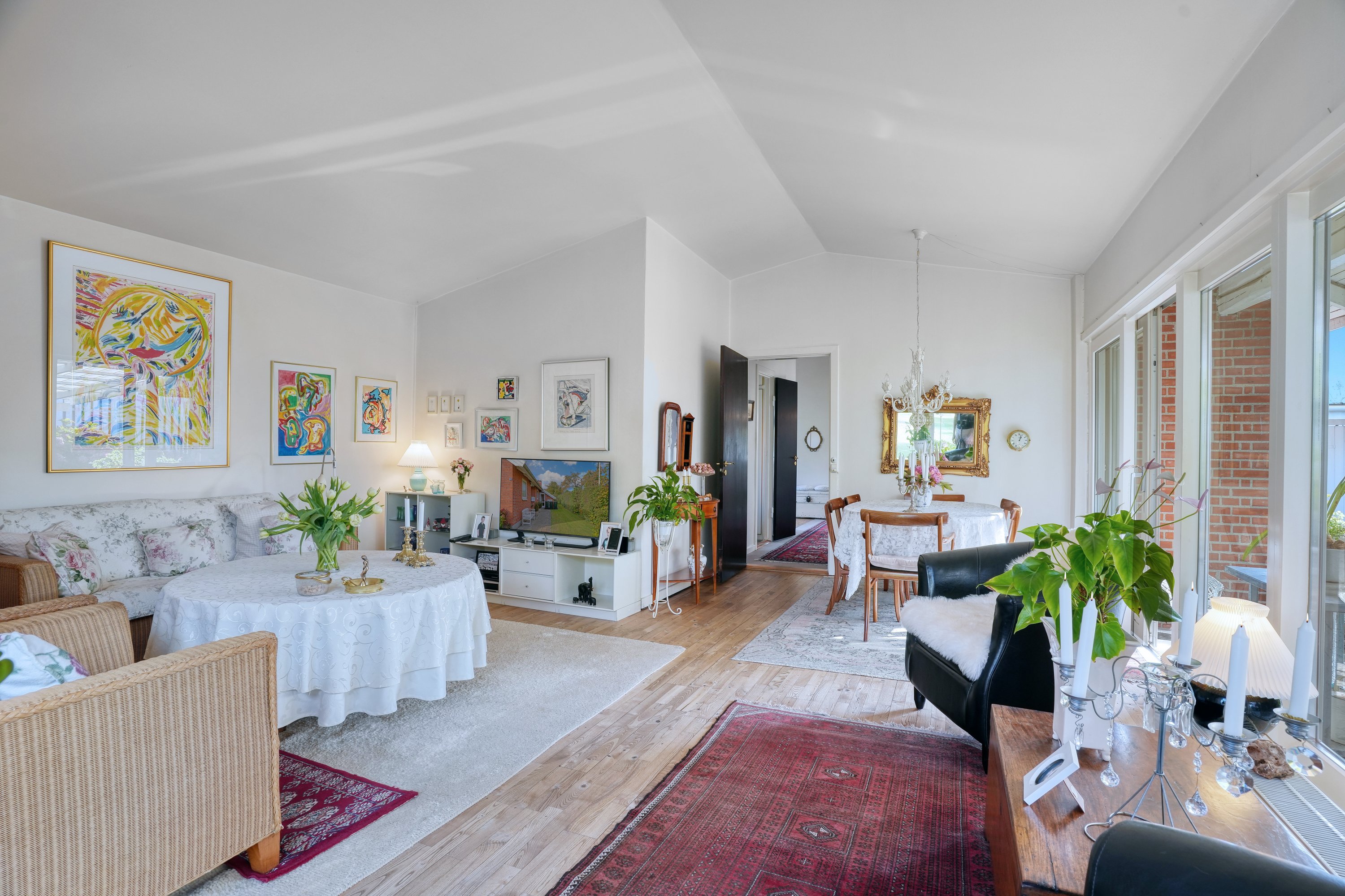 Fremhævet stue billede i fuldskærmstilstand. Billede af Runebergs Alle 32, 2860 Søborg