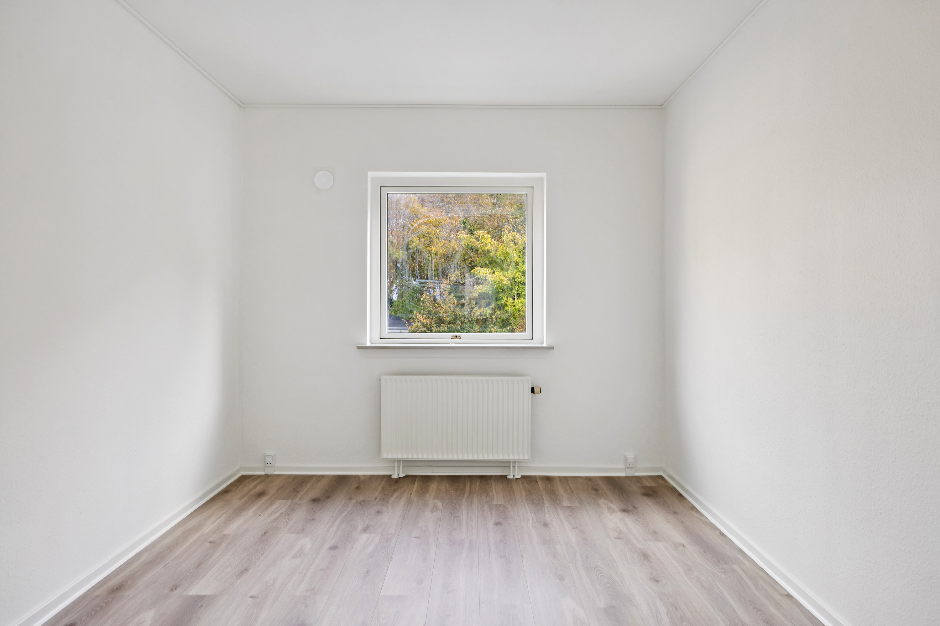 Fremhævet værelse billede i fuldskærmstilstand. Billede af Skansen 16, 1. th., 8400 Ebeltoft