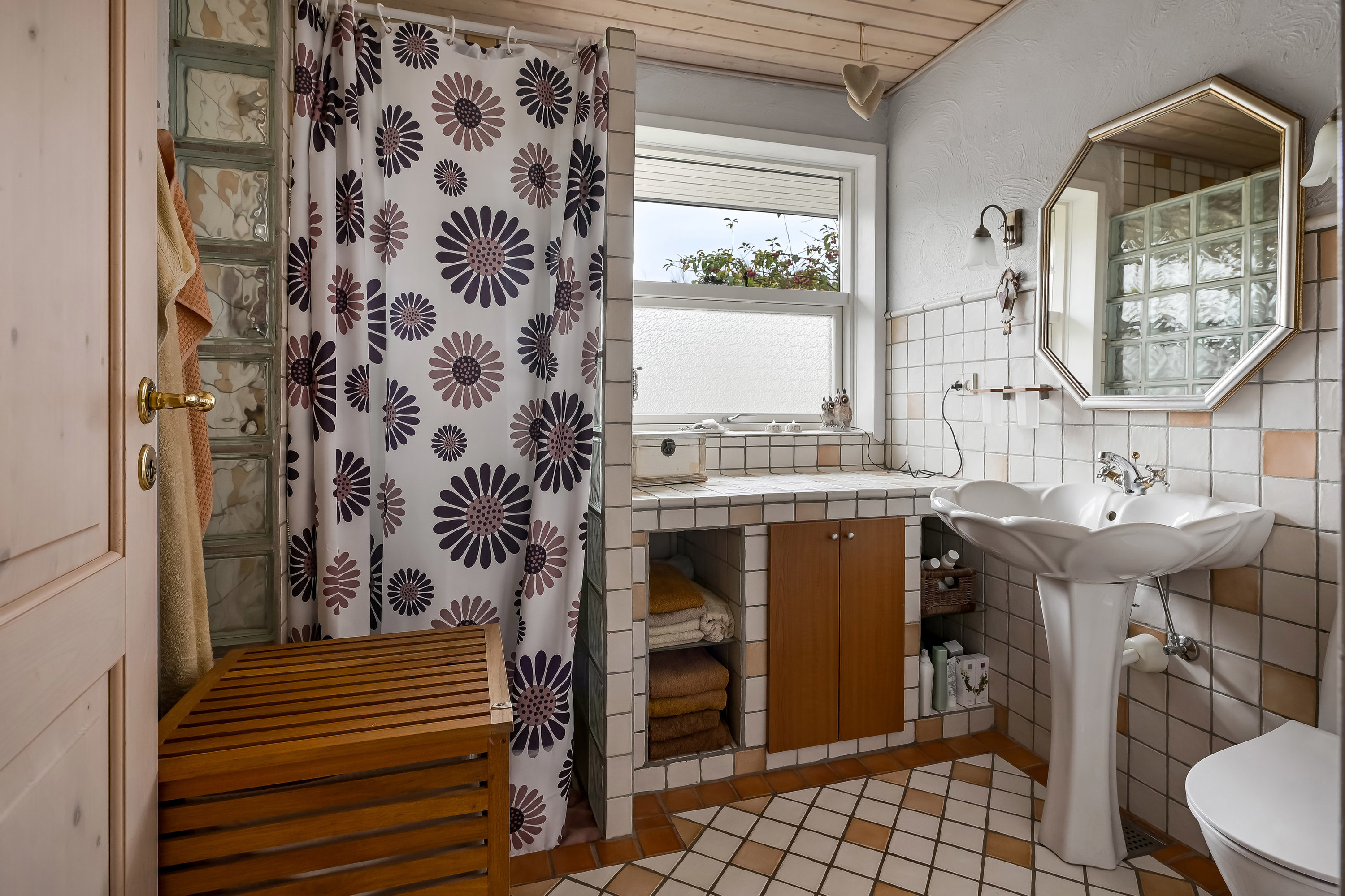 Fremhævet badeværelse billede i fuldskærmstilstand. Billede af Kulsøvej 5, 7200 Grindsted