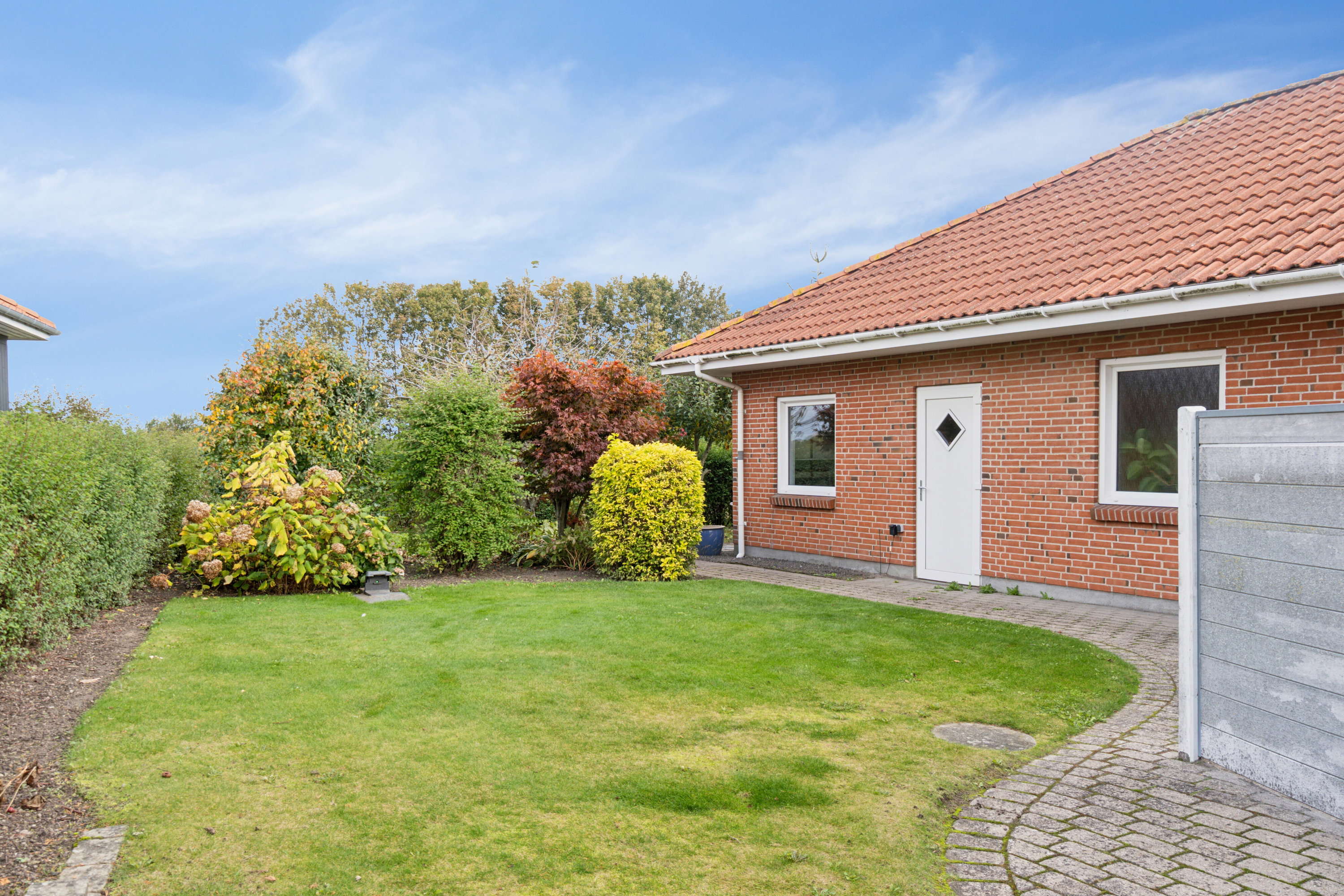 Fremhævet set fra haven billede i fuldskærmstilstand. Billede af Stjernelunden 14, 4250 Fuglebjerg