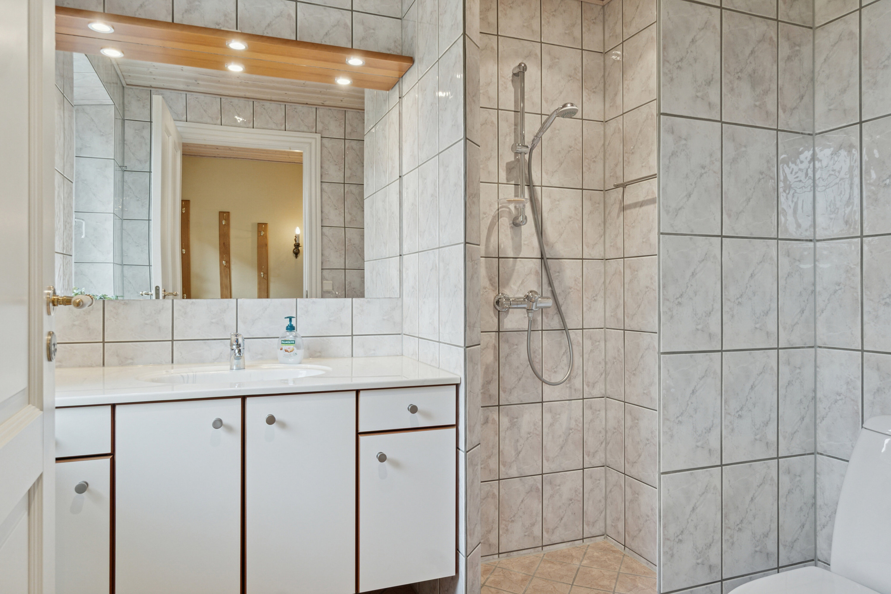 Fremhævet badeværelse billede i fuldskærmstilstand. Billede af Stjernelunden 14, 4250 Fuglebjerg