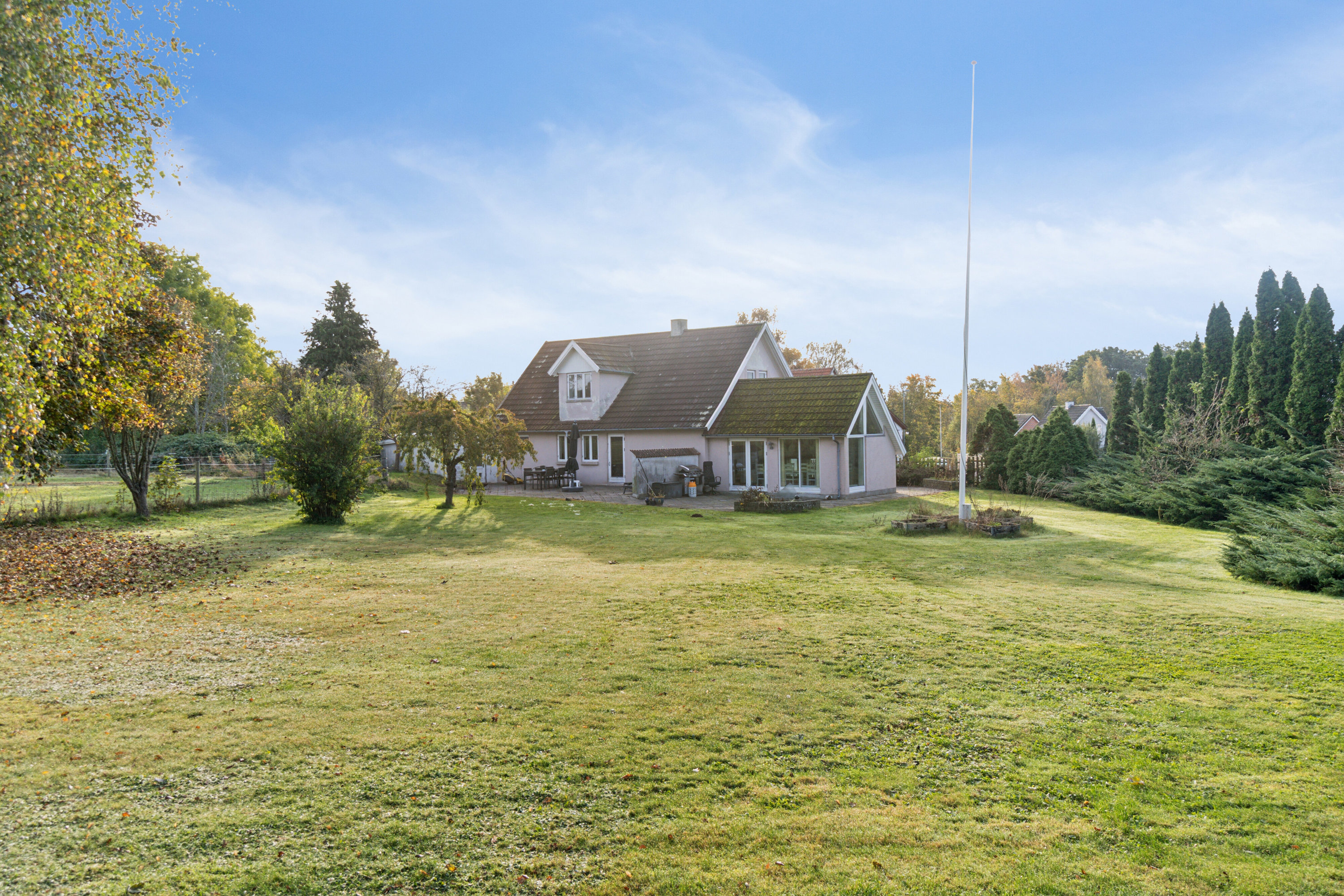 Fremhævet set fra haven billede i fuldskærmstilstand. Billede af Sorøvej 372, Ganges Bro, 4700 Næstved