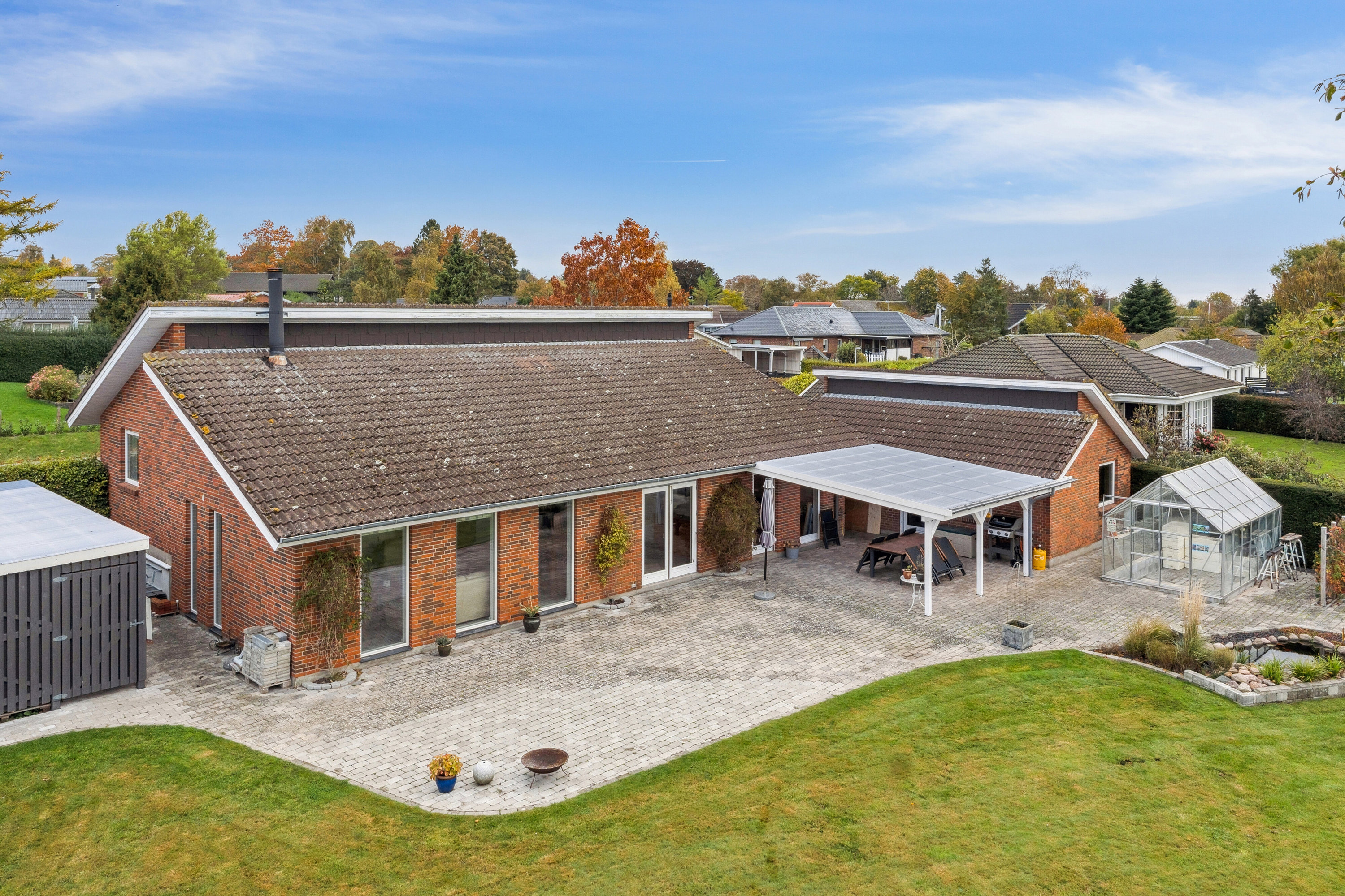 Fremhævet set fra haven billede i fuldskærmstilstand. Billede af Dalbovej 11, Dalby, 4690 Haslev