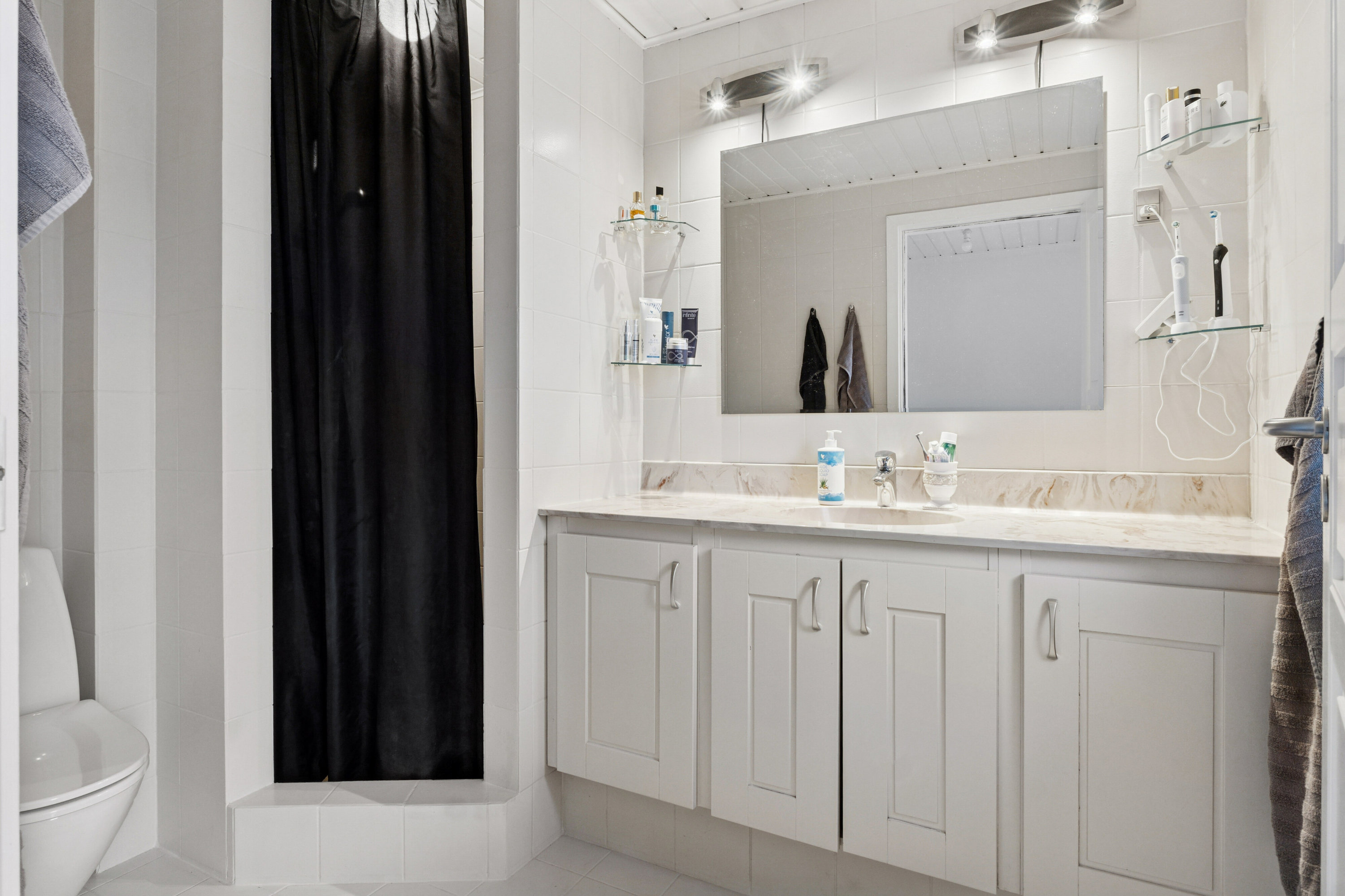 Fremhævet badeværelse billede i fuldskærmstilstand. Billede af Dalbovej 11, Dalby, 4690 Haslev