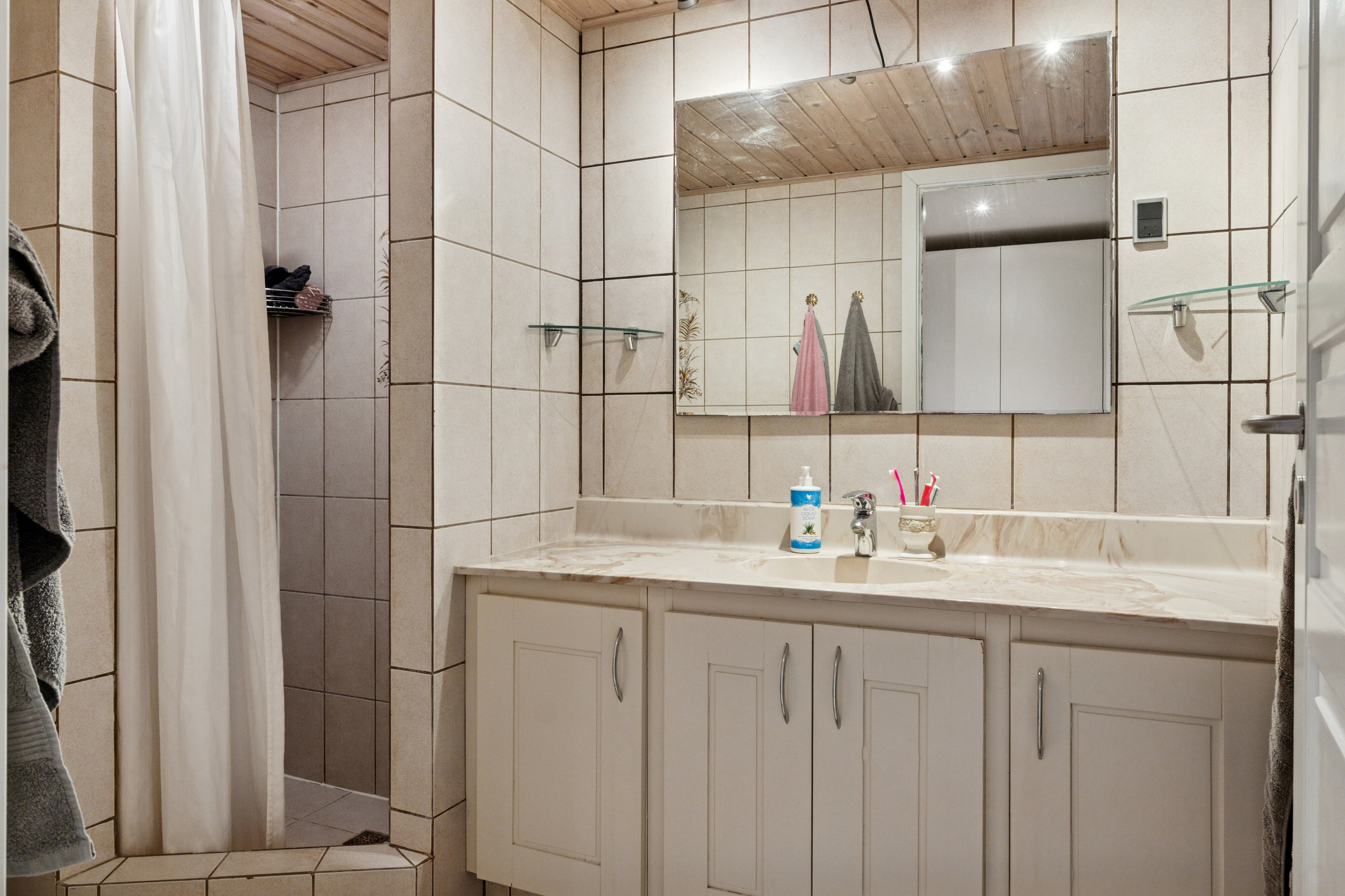 Fremhævet badeværelse billede i fuldskærmstilstand. Billede af Dalbovej 11, Dalby, 4690 Haslev