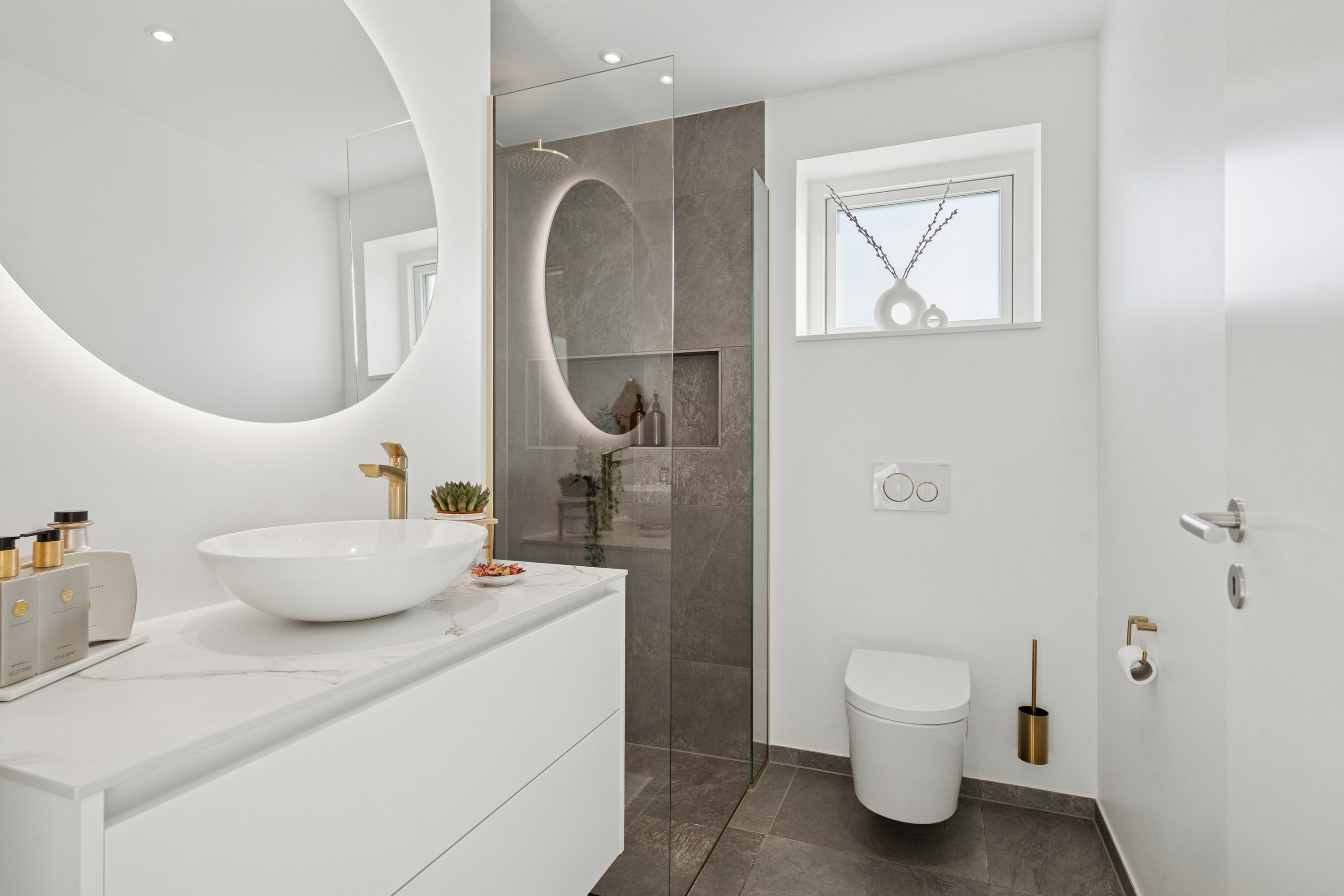 Fremhævet badeværelse billede i fuldskærmstilstand. Billede af Krabbegårdsvej 46, 5330 Munkebo