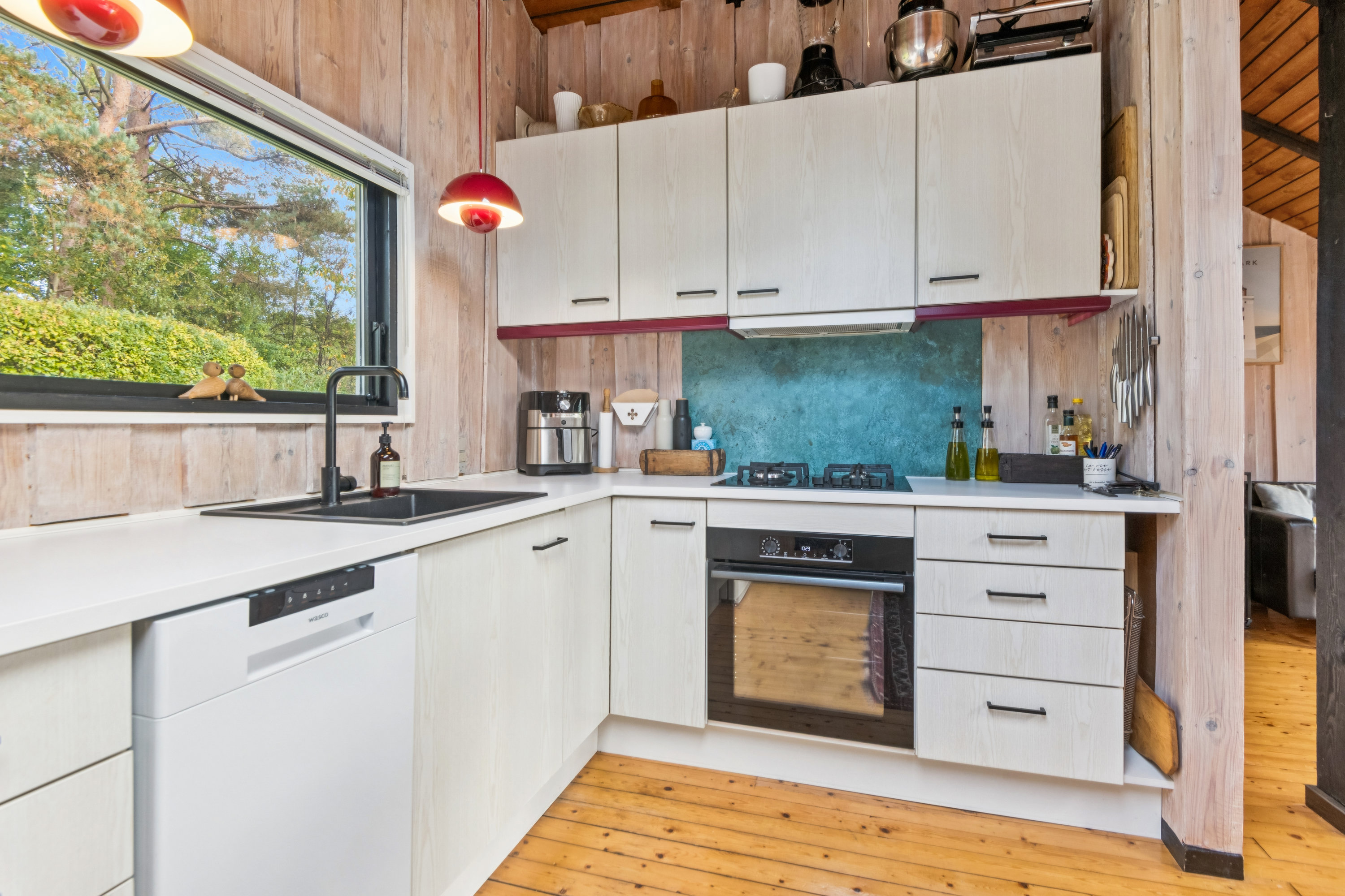 Fremhævet køkken billede i fuldskærmstilstand. Billede af Båken 25, 9240 Nibe